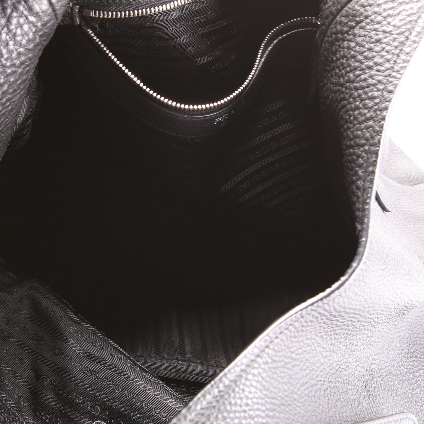 Vitello Daino Leather Shoulder Bag