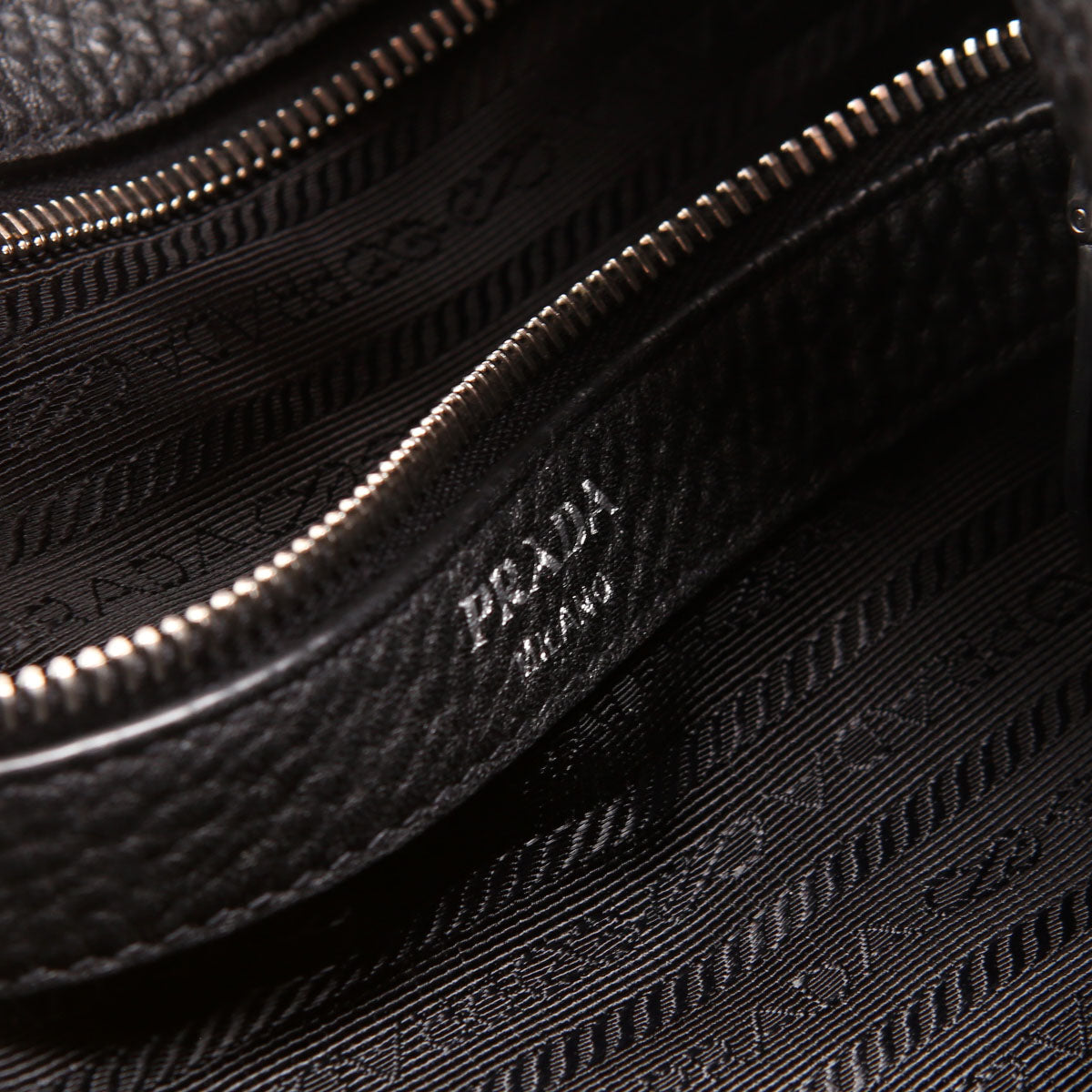 Vitello Daino Leather Shoulder Bag