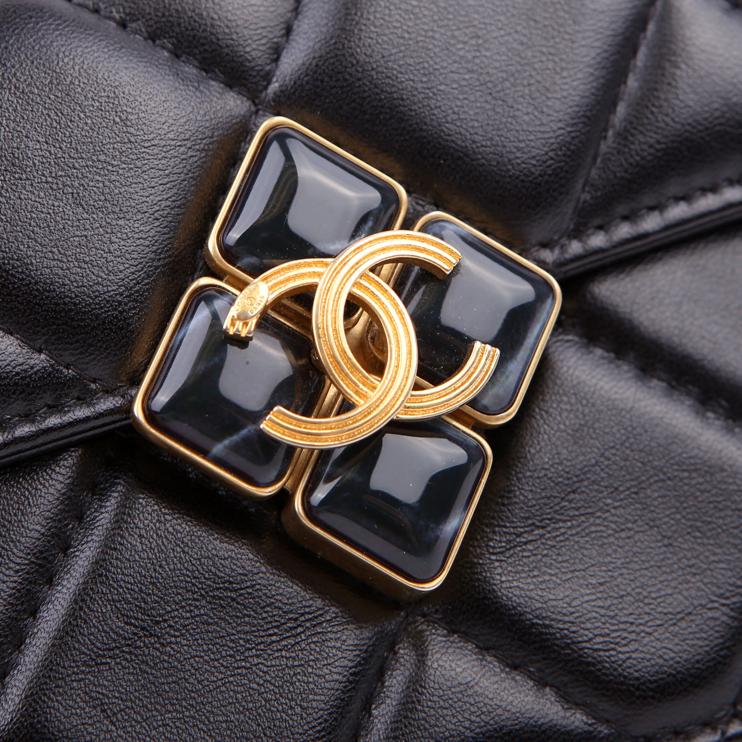 Diamond Lock Card Holder Lambskin Black