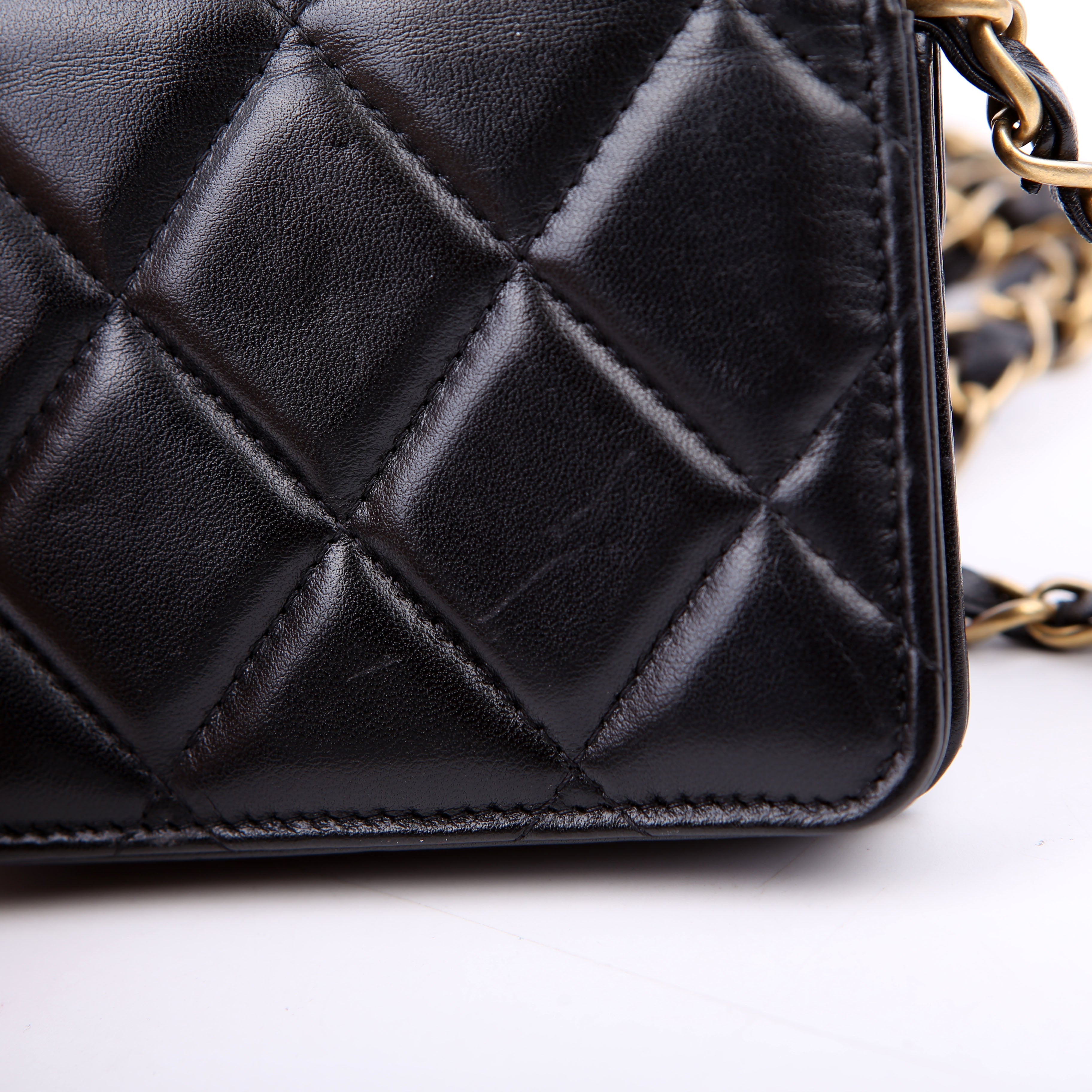 Diamond Lock Card Holder Lambskin Black
