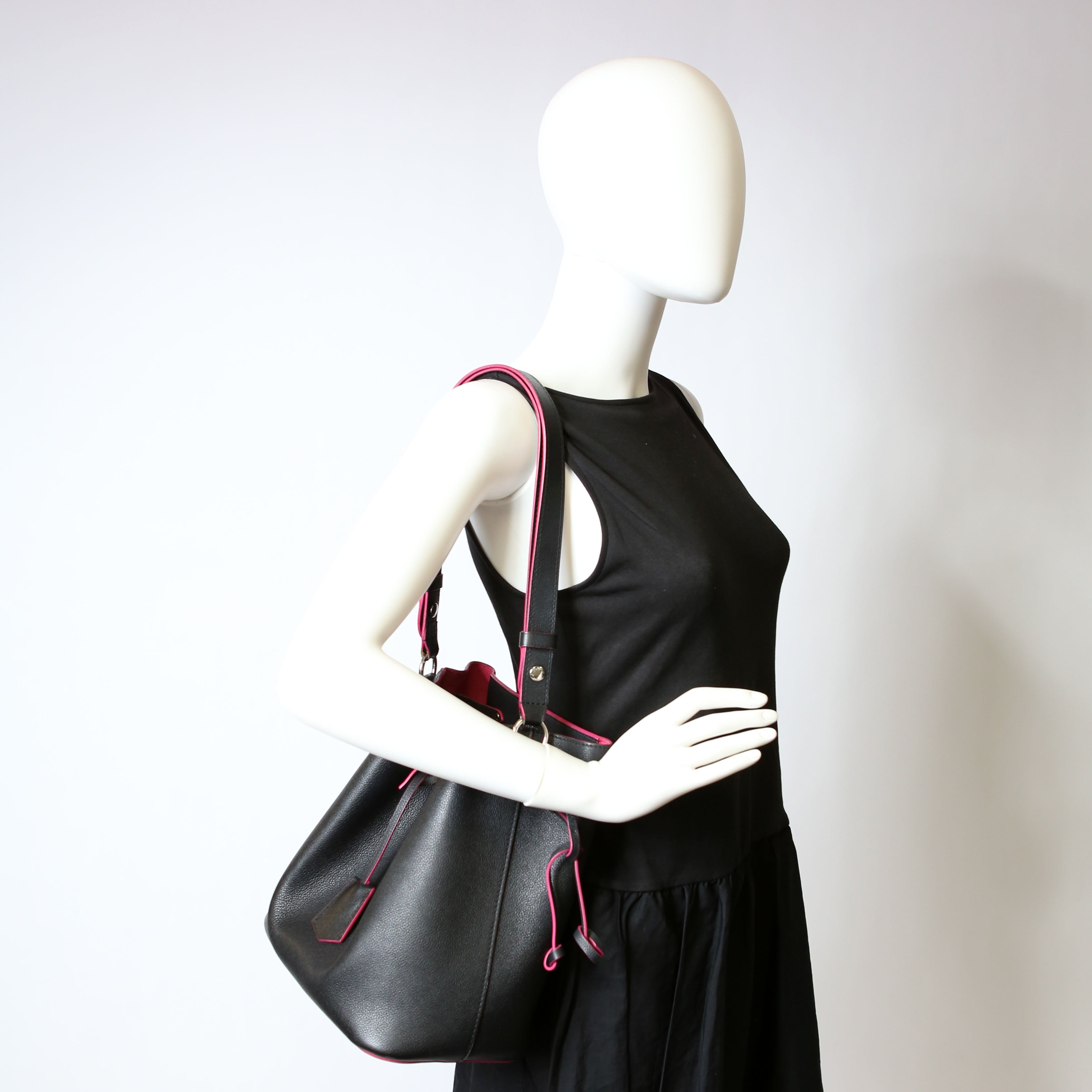 Lockme Bucket Black