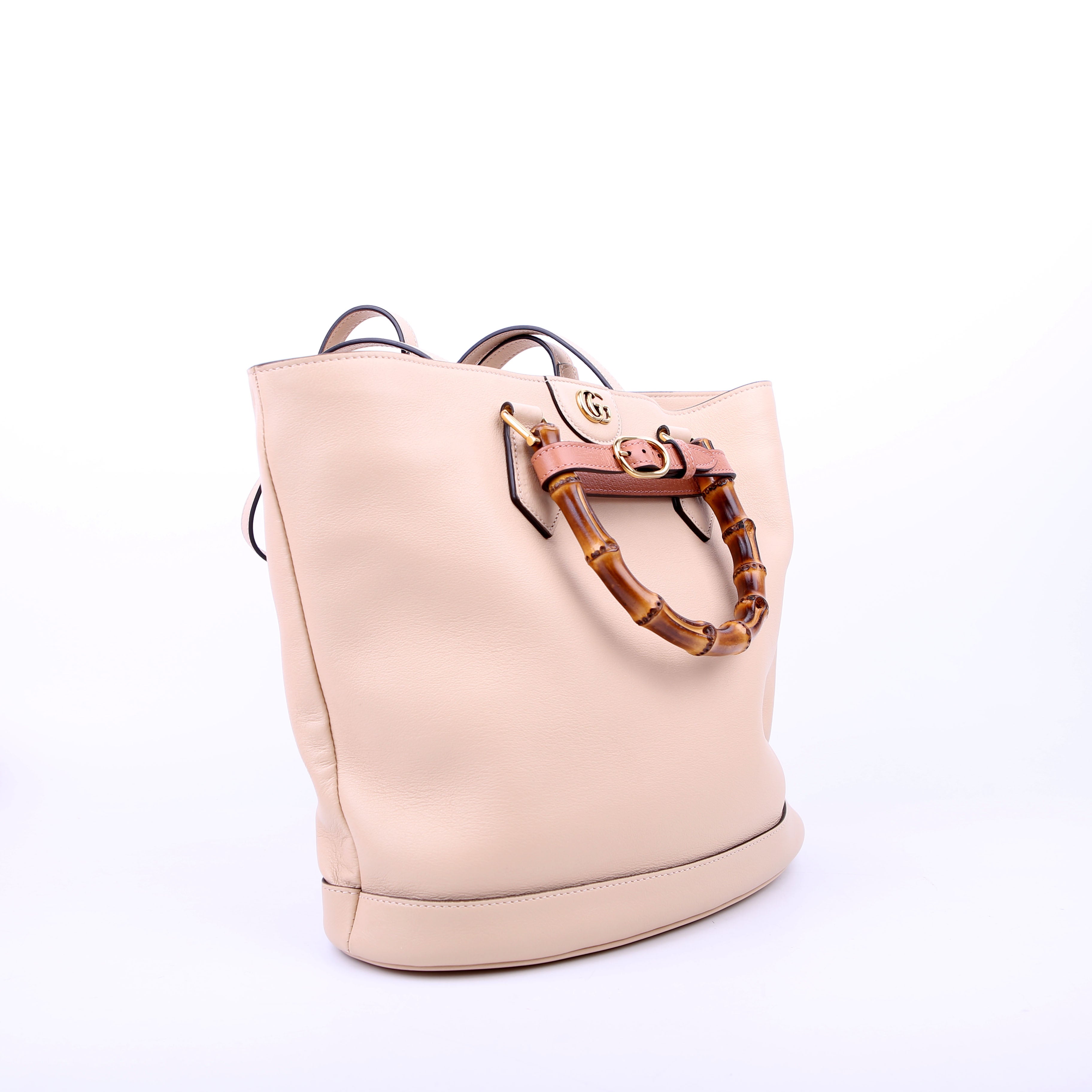 Gucci 750394 Diane Medium Bucket Beige