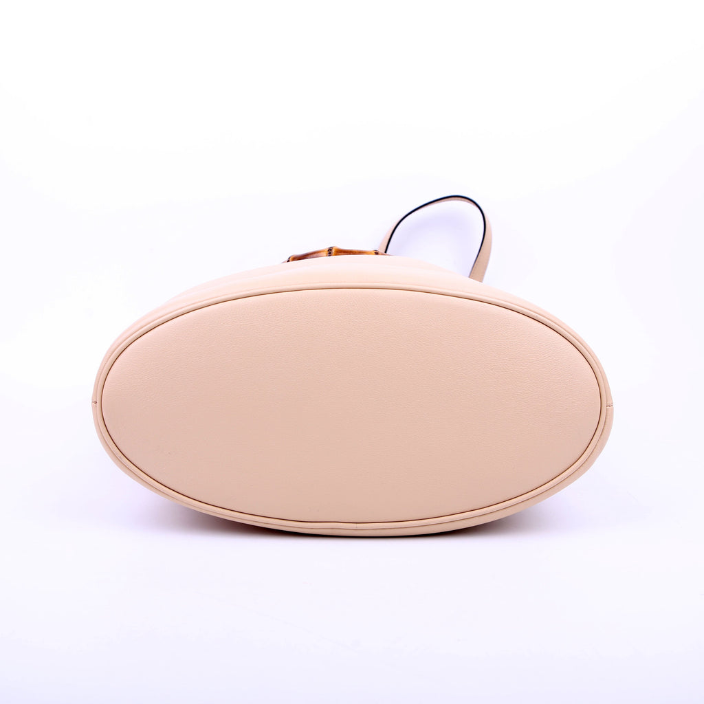 Gucci 750394 Diane Medium Bucket Beige