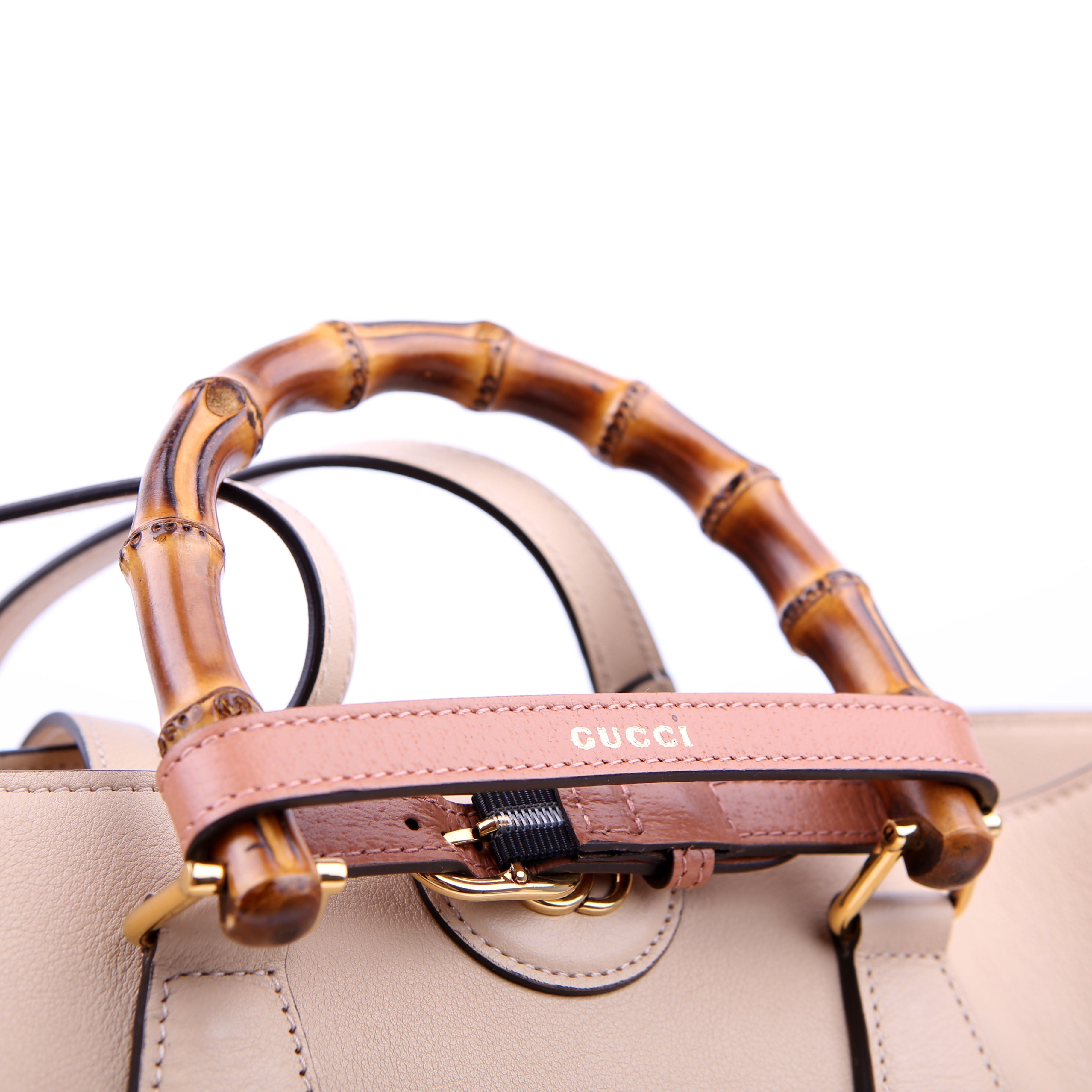 Gucci 750394 Diane Medium Bucket Beige