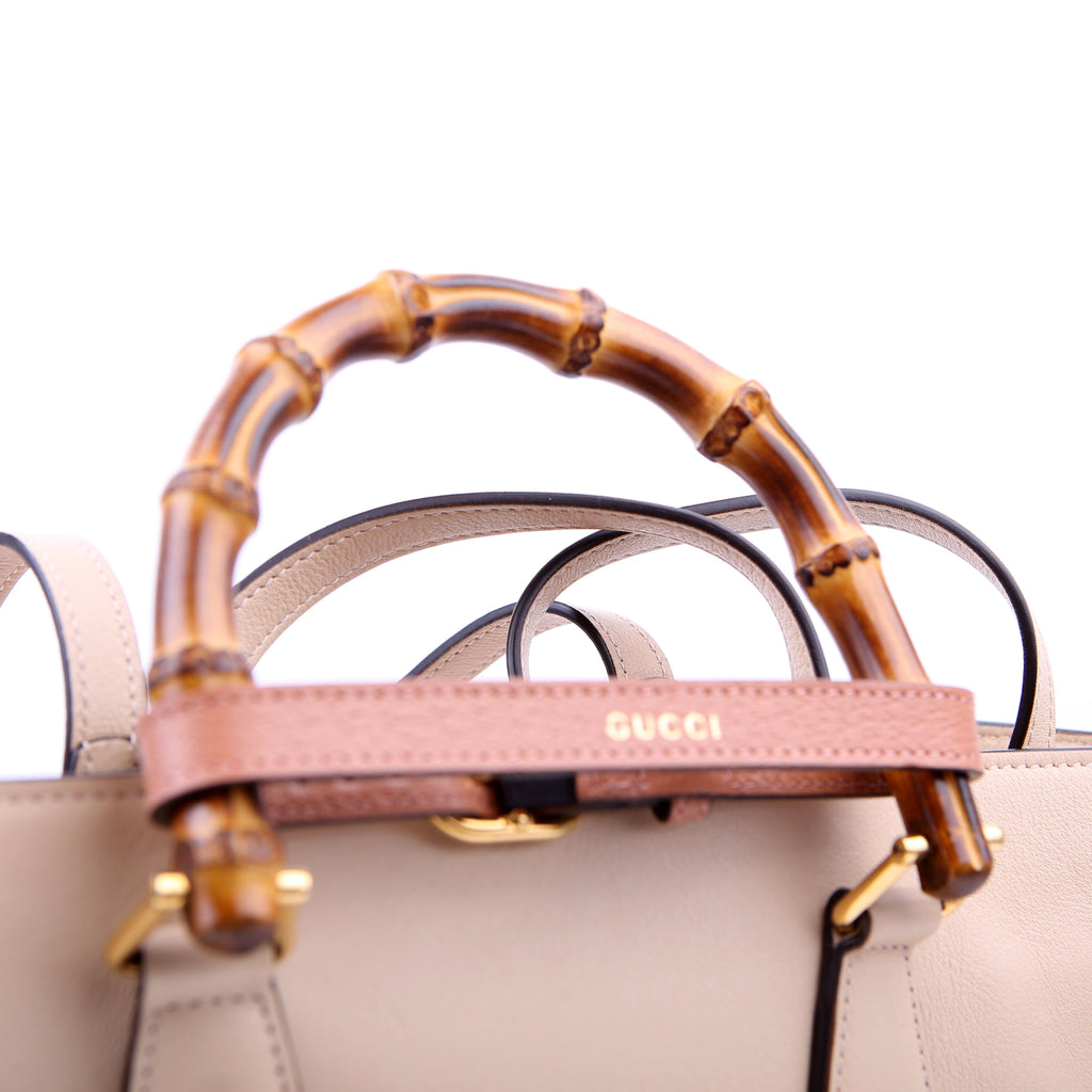 Gucci 750394 Diane Medium Bucket Beige