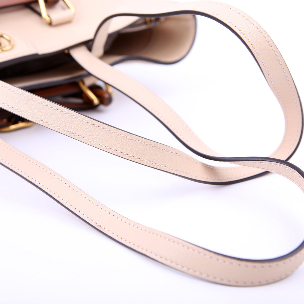 Gucci 750394 Diane Medium Bucket Beige