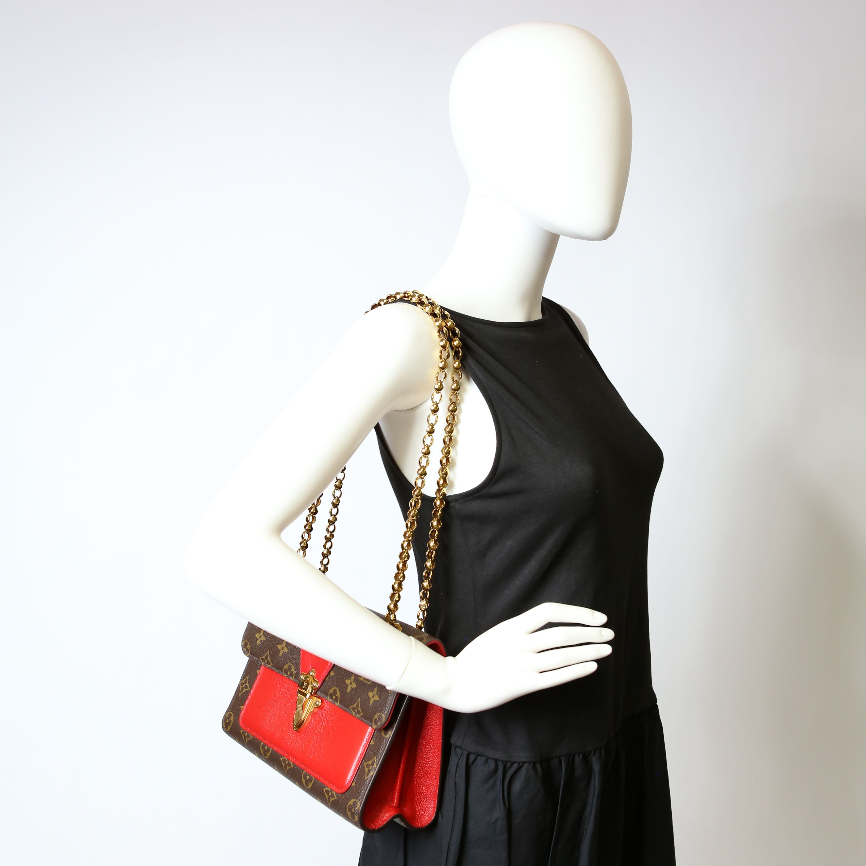 Victoire Monogram Red