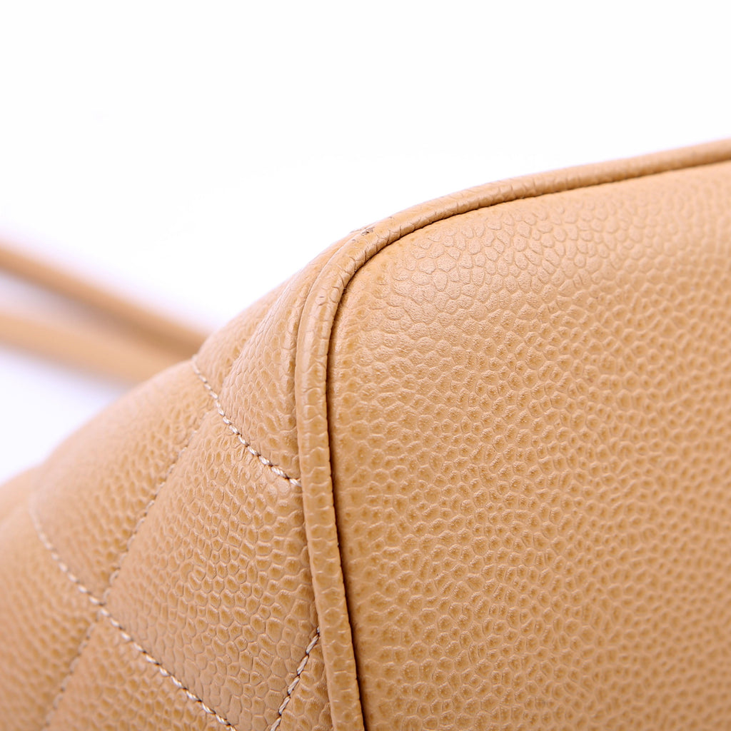 Medallion Tote Beige