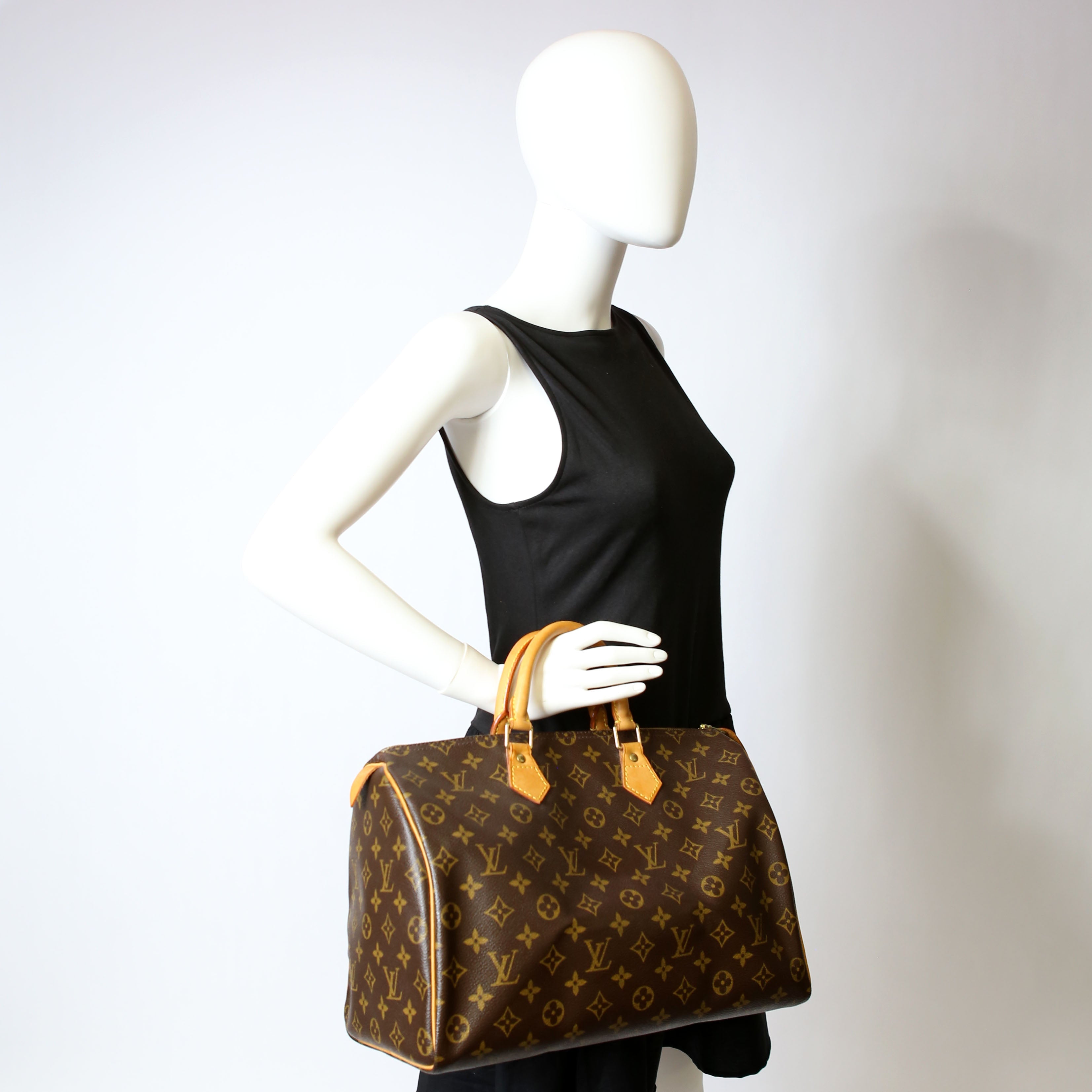 Speedy 35 Monogram