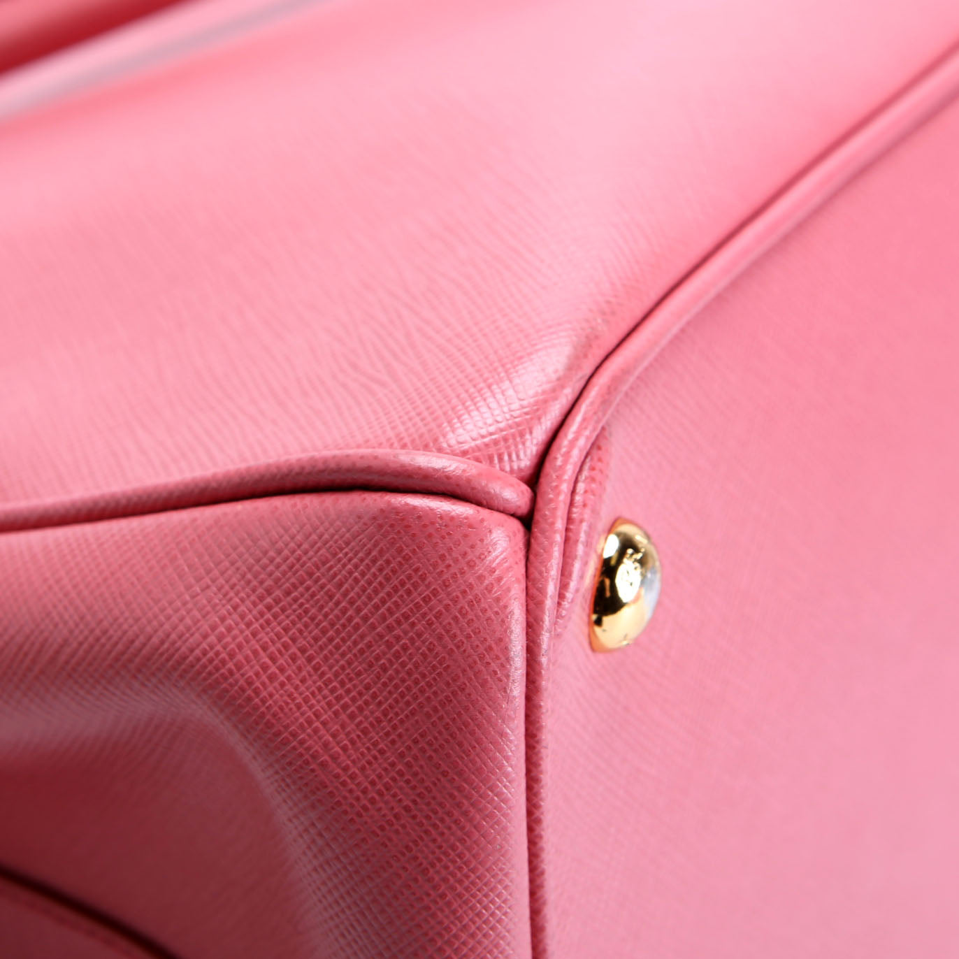 Prada Saffiano Galleria Medium