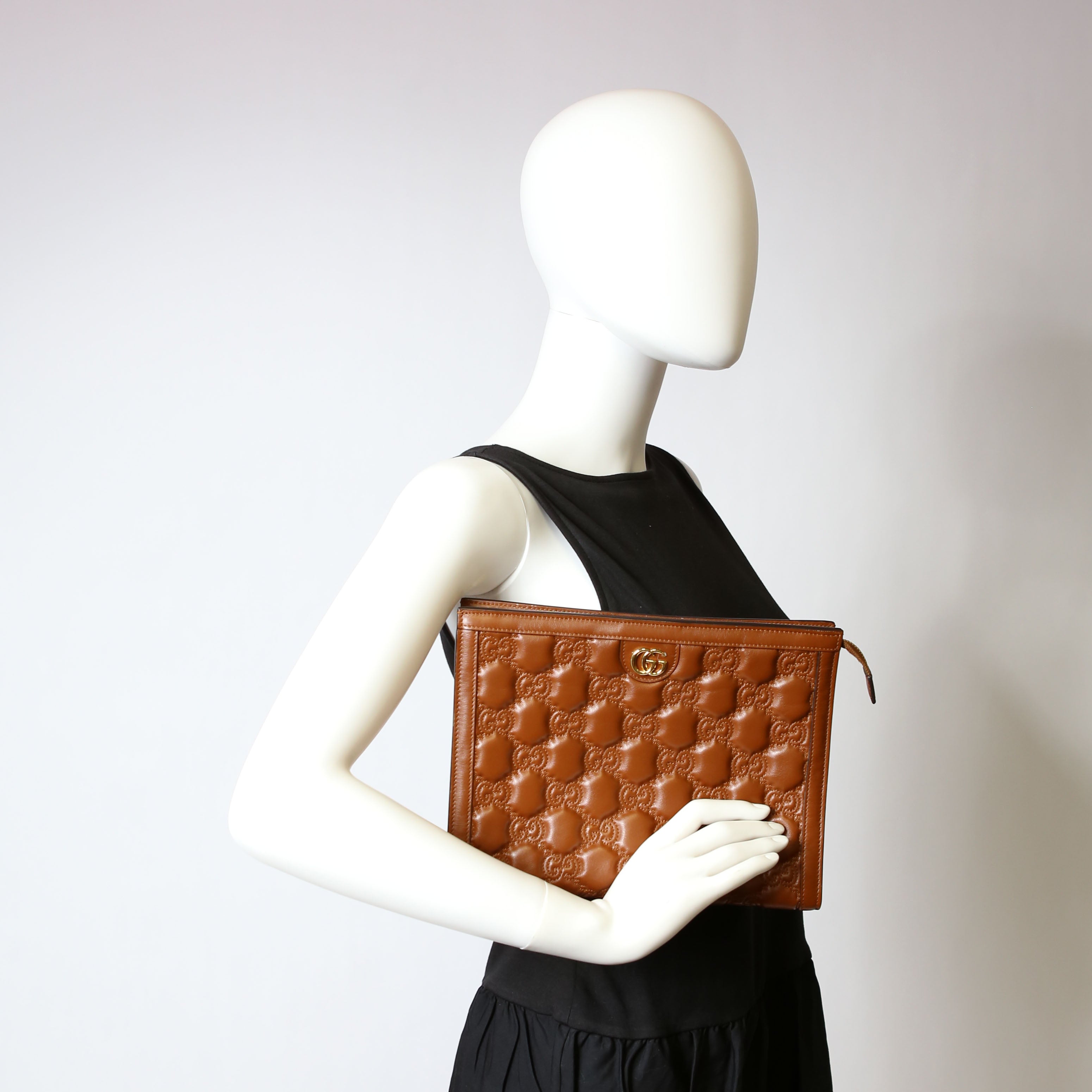 Gucci 723780 GG Matelasse Pouch Brown