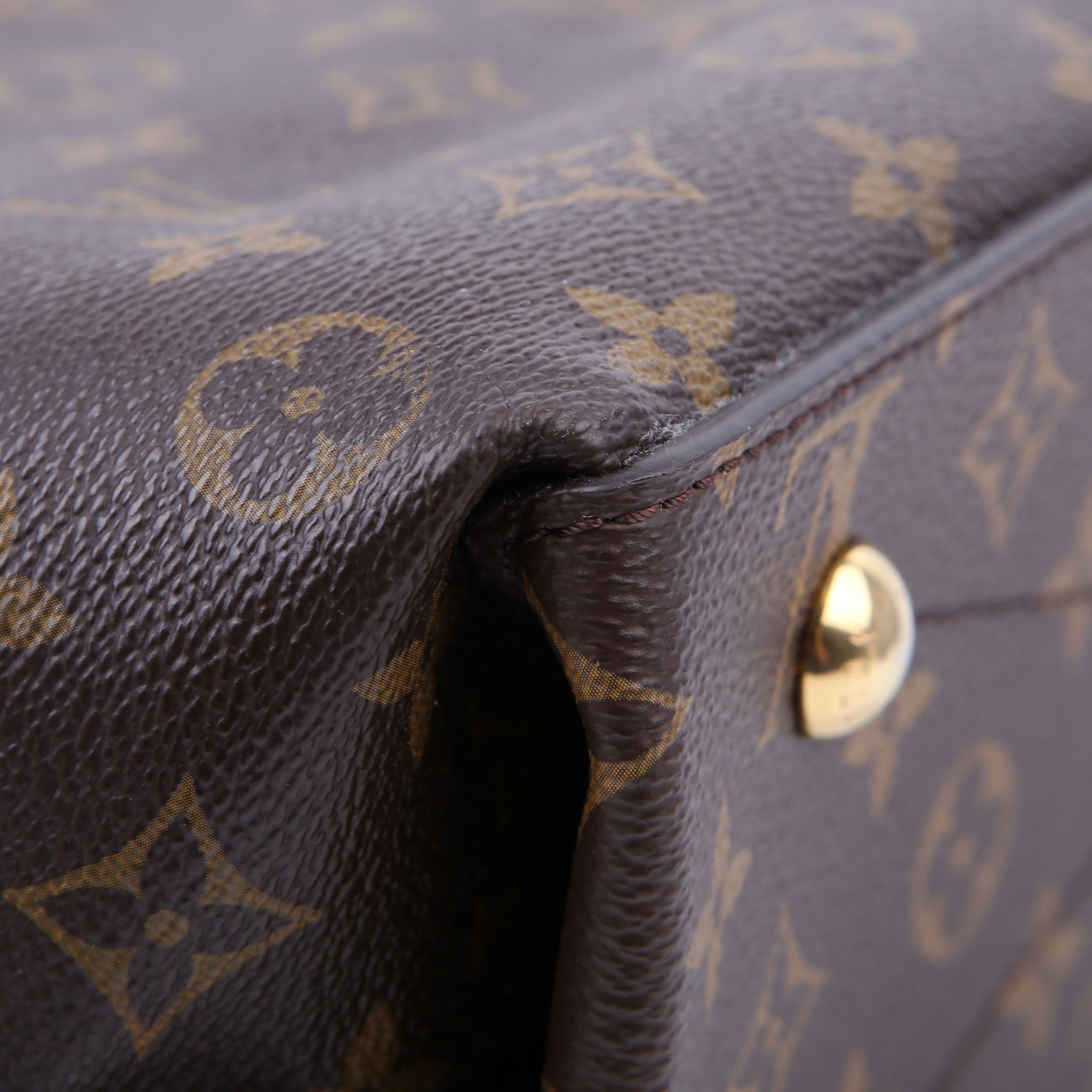 Metis Shoulder Monogram