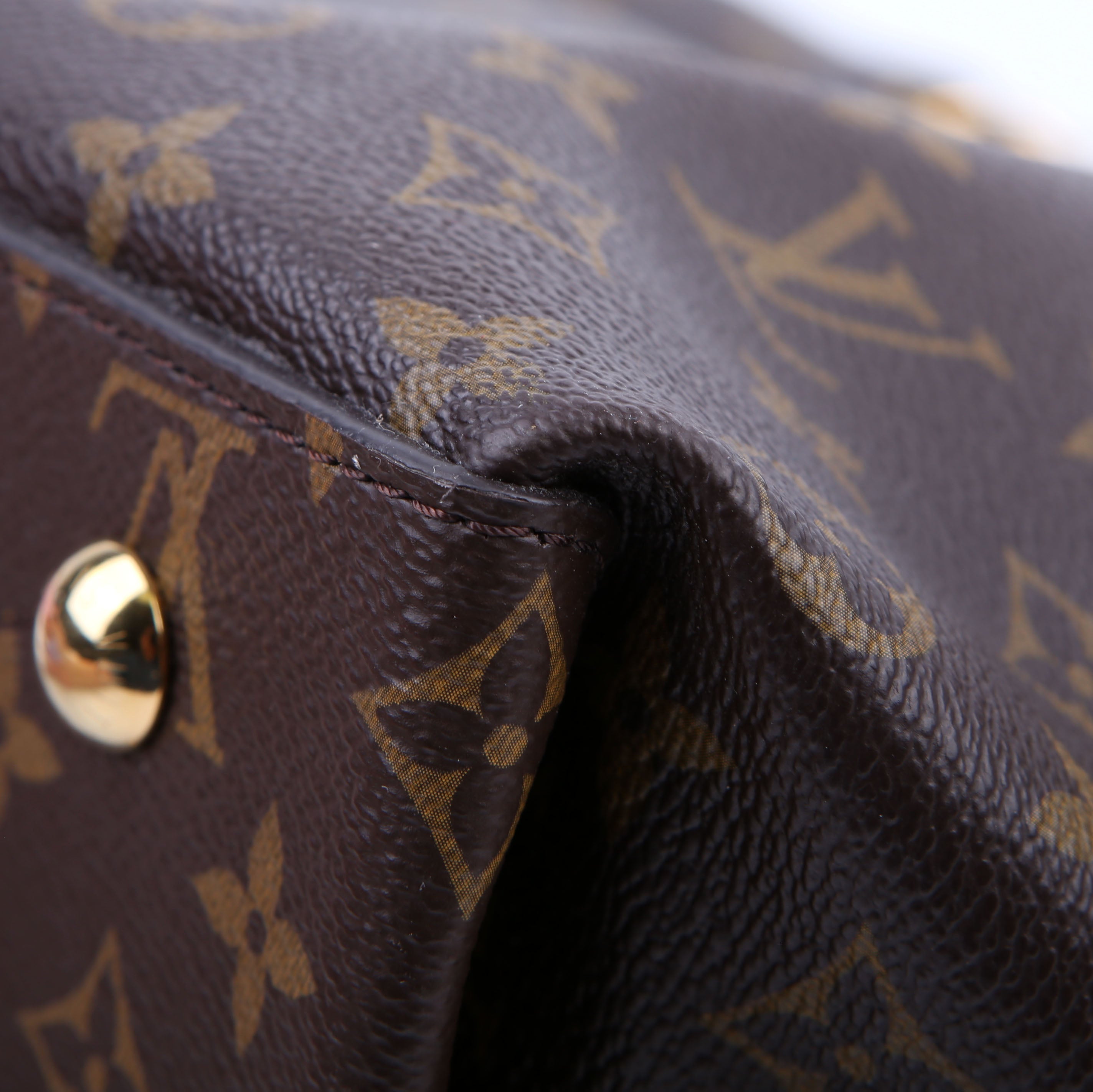 Metis Shoulder Monogram