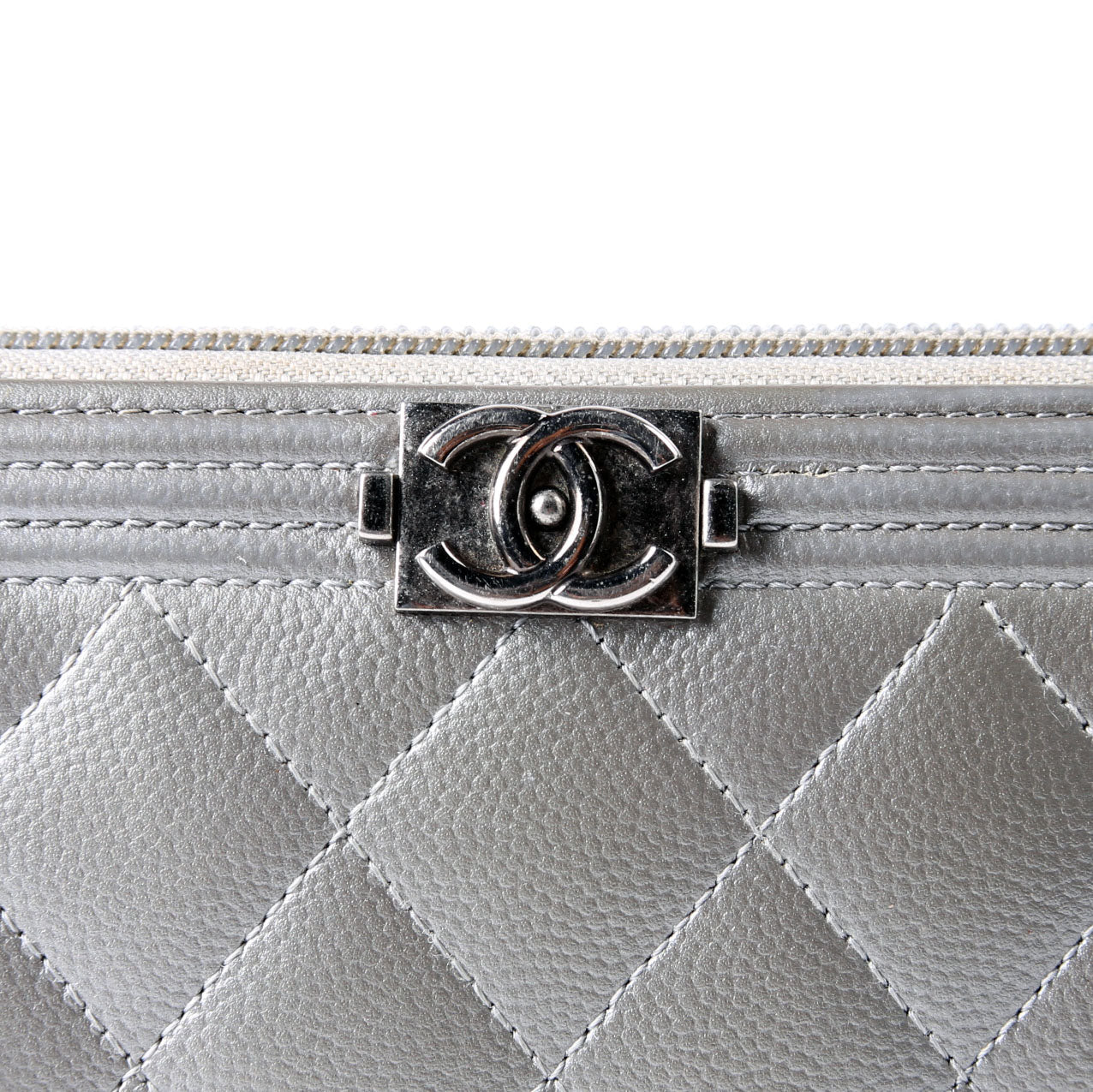 Boy Wallet Zip Around Quilted Caviar 24M Pewter