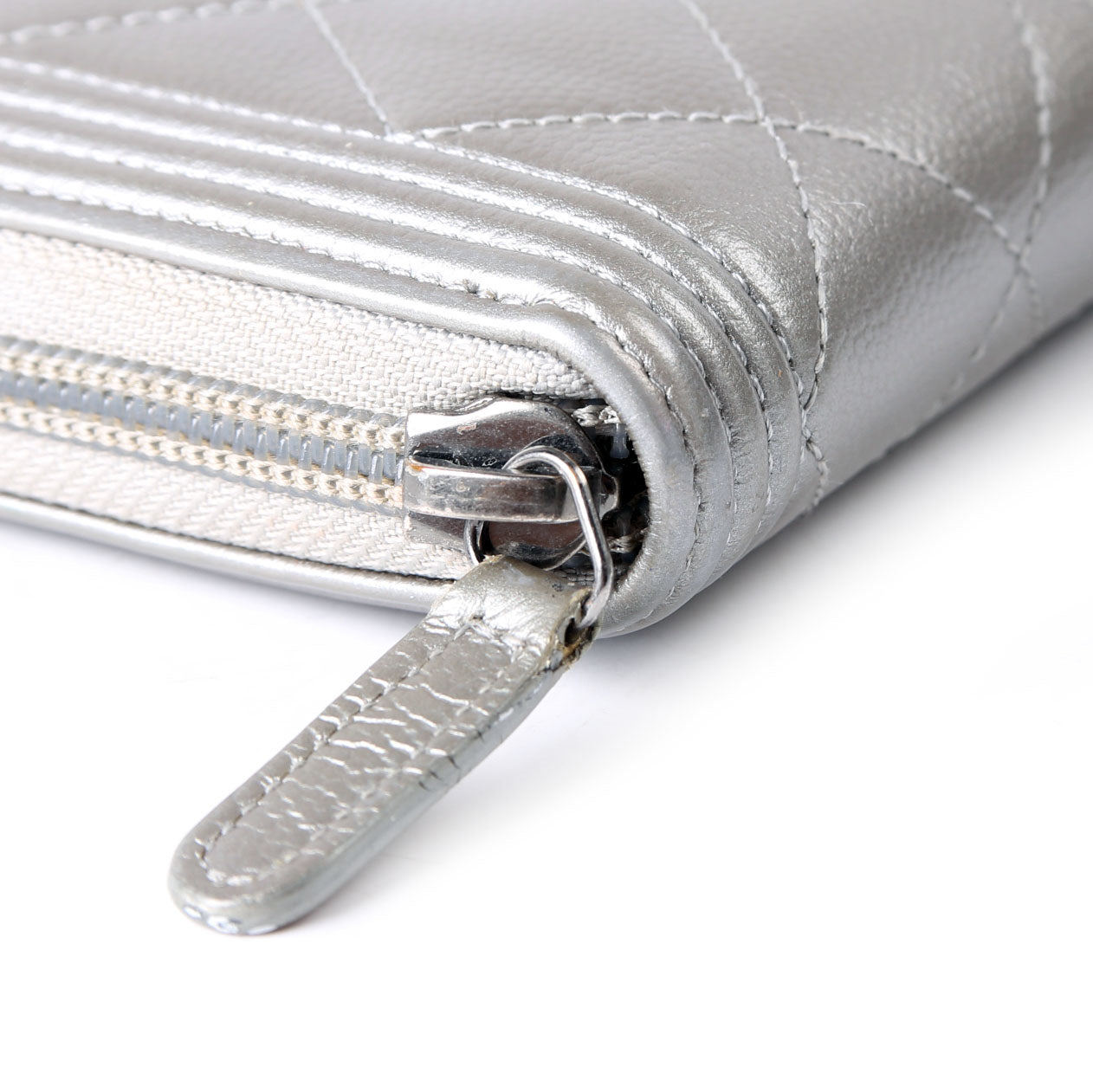 Boy Wallet Zip Around Quilted Caviar 24M Pewter