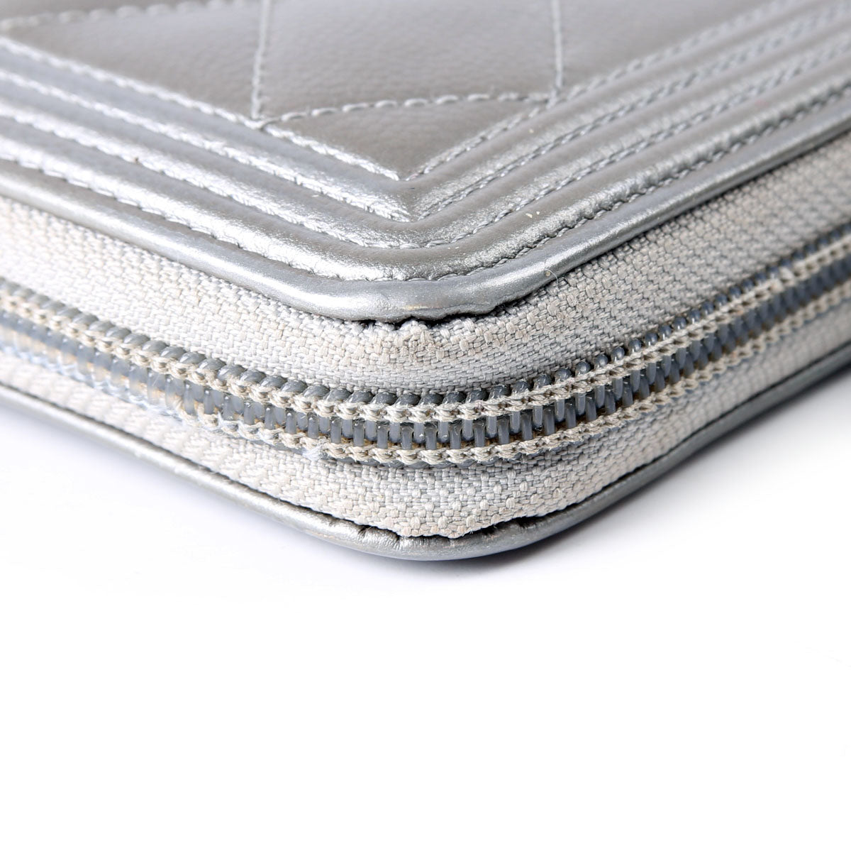 Boy Wallet Zip Around Quilted Caviar 24M Pewter