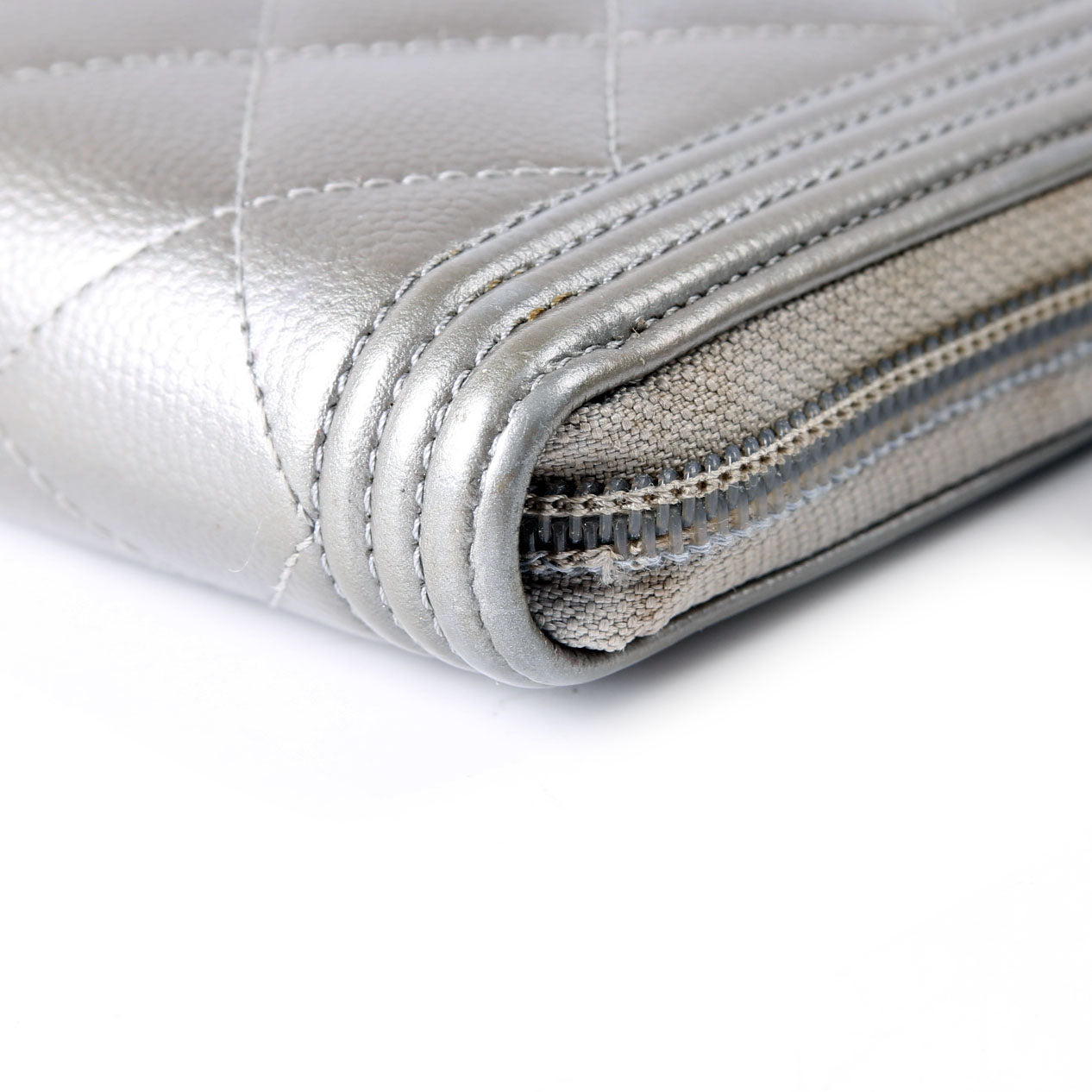 Boy Wallet Zip Around Quilted Caviar 24M Pewter