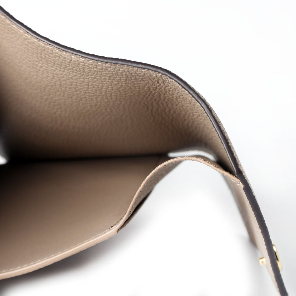 Victorine Wallet Bicolor Empreinte Turtledove