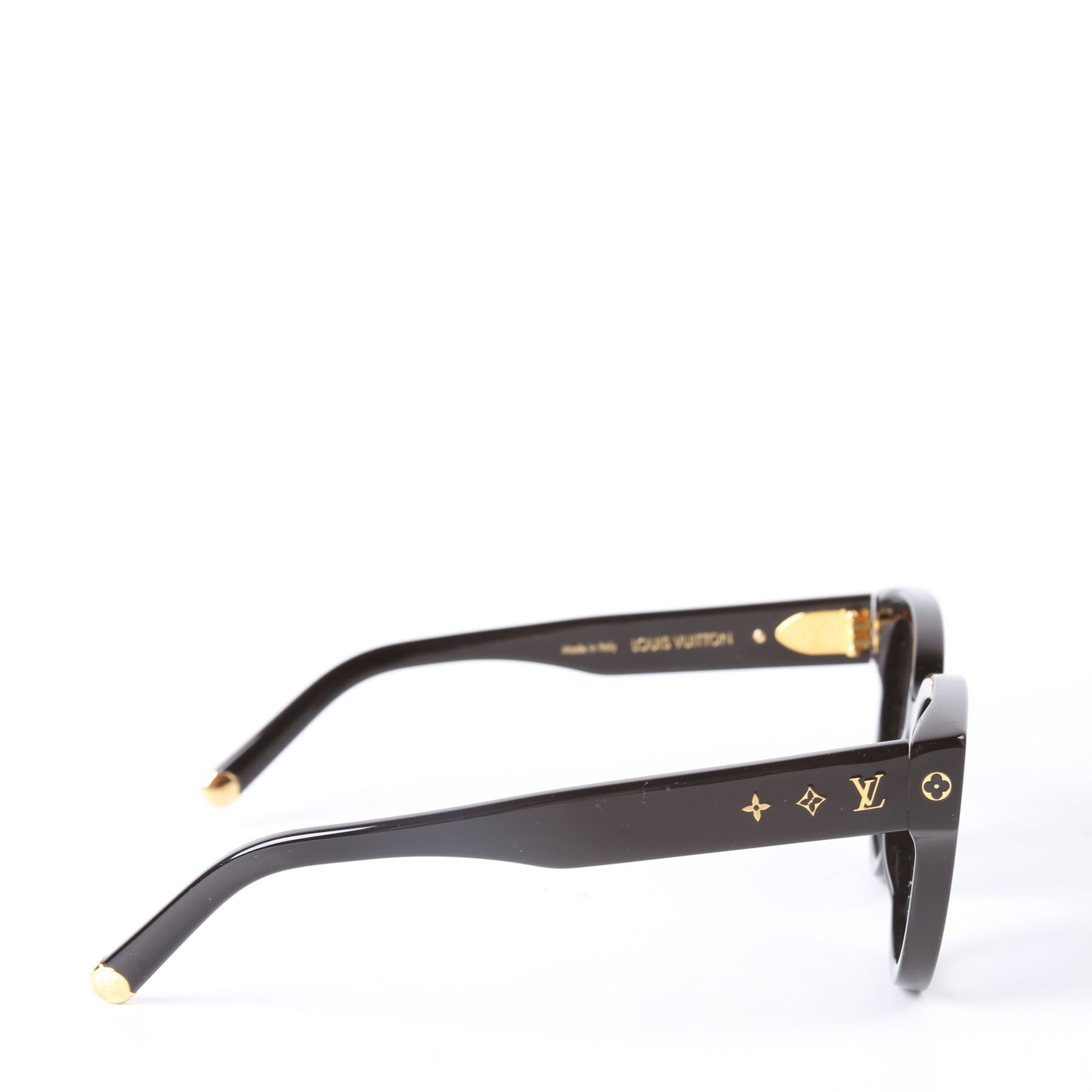 Z1526W Square Sunglasses Black