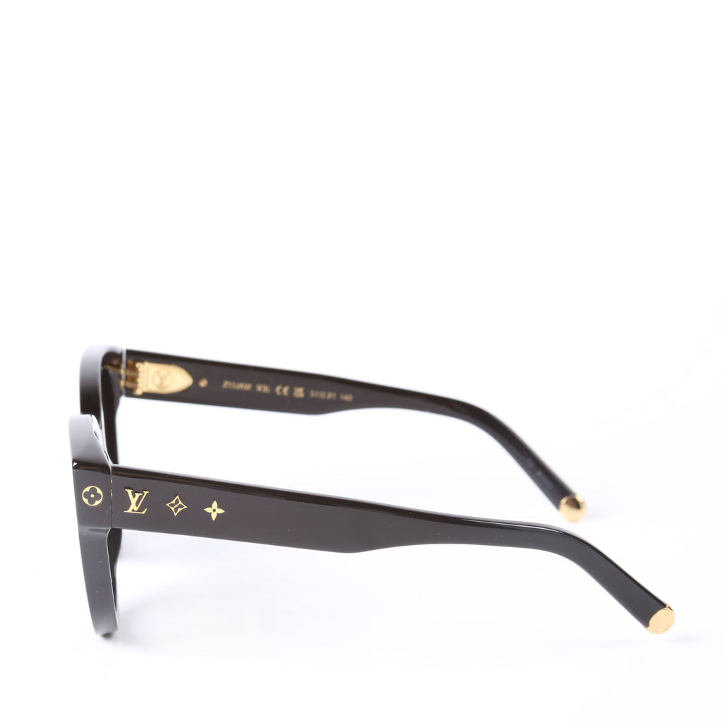 Z1526W Square Sunglasses Black
