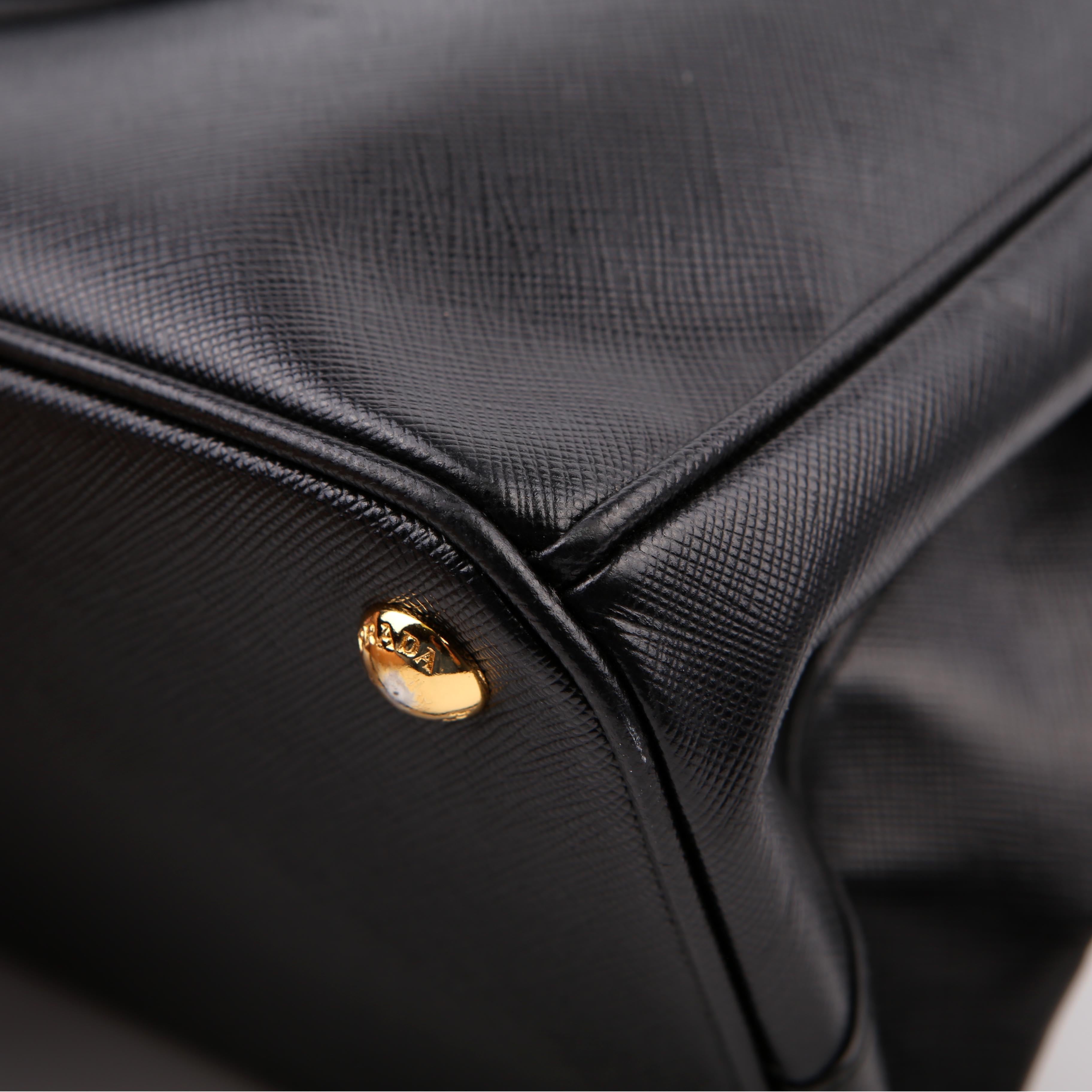 Prada Saffiano Galleria Large Black