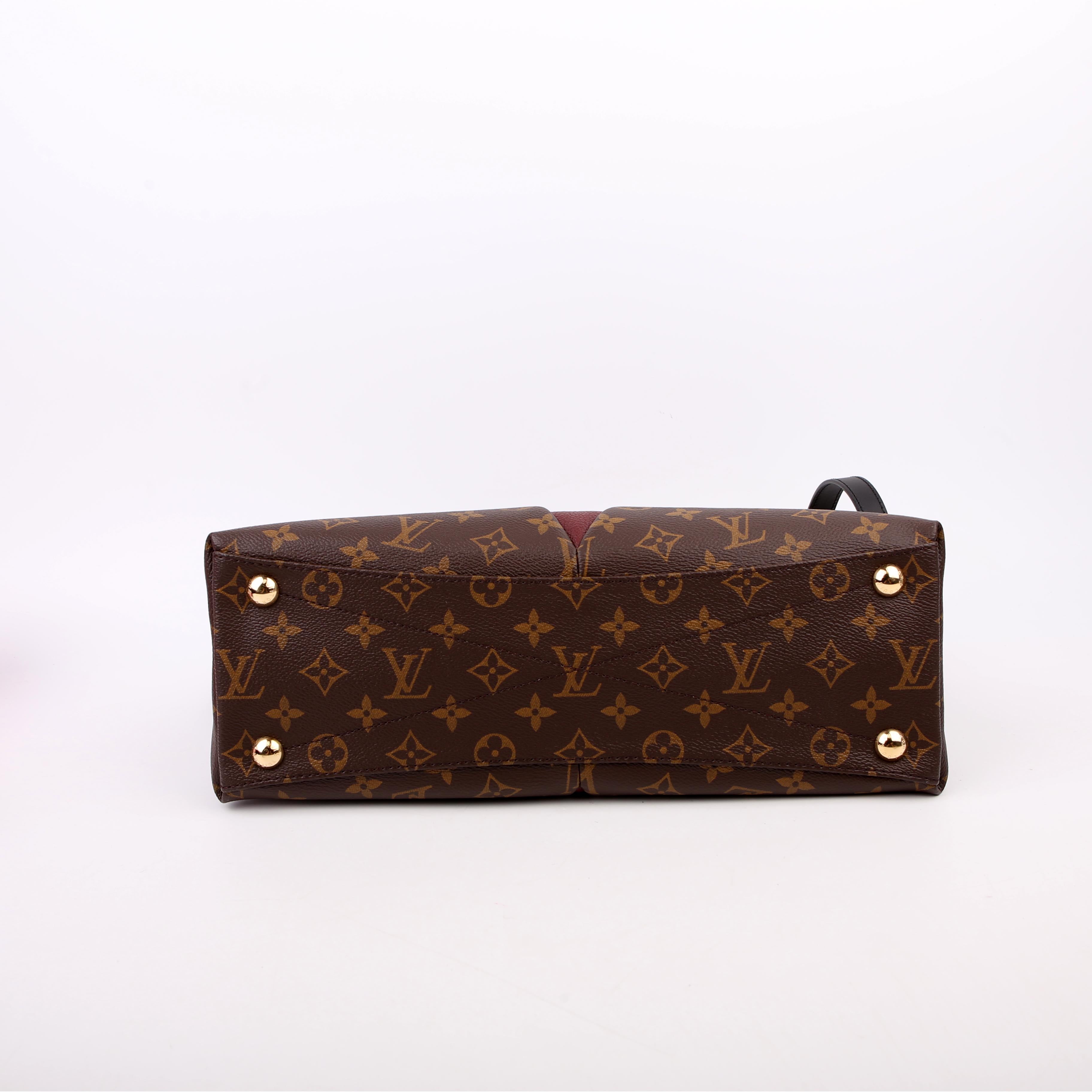 V Tote MM Monogram Black/Berry