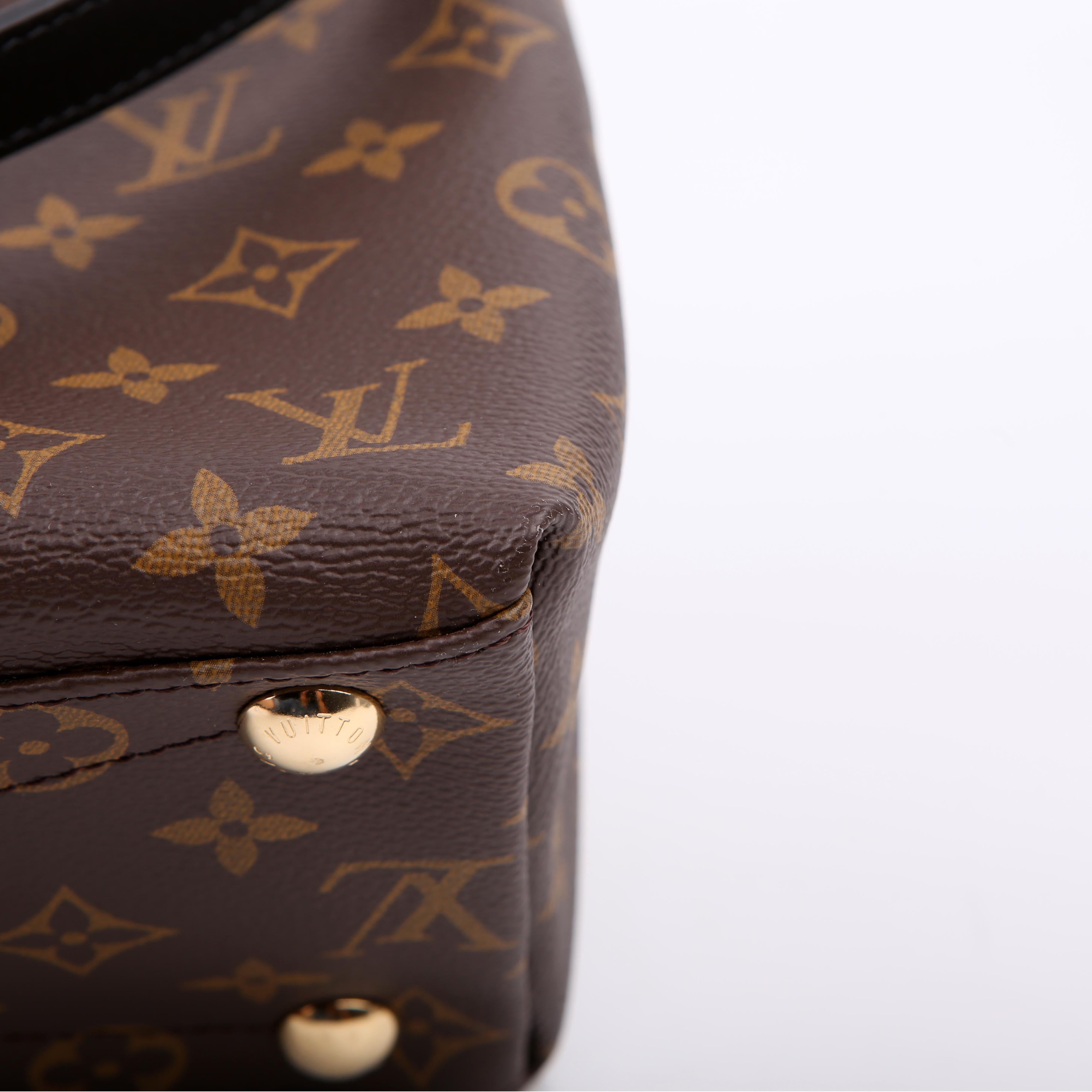 V Tote MM Monogram Black/Berry