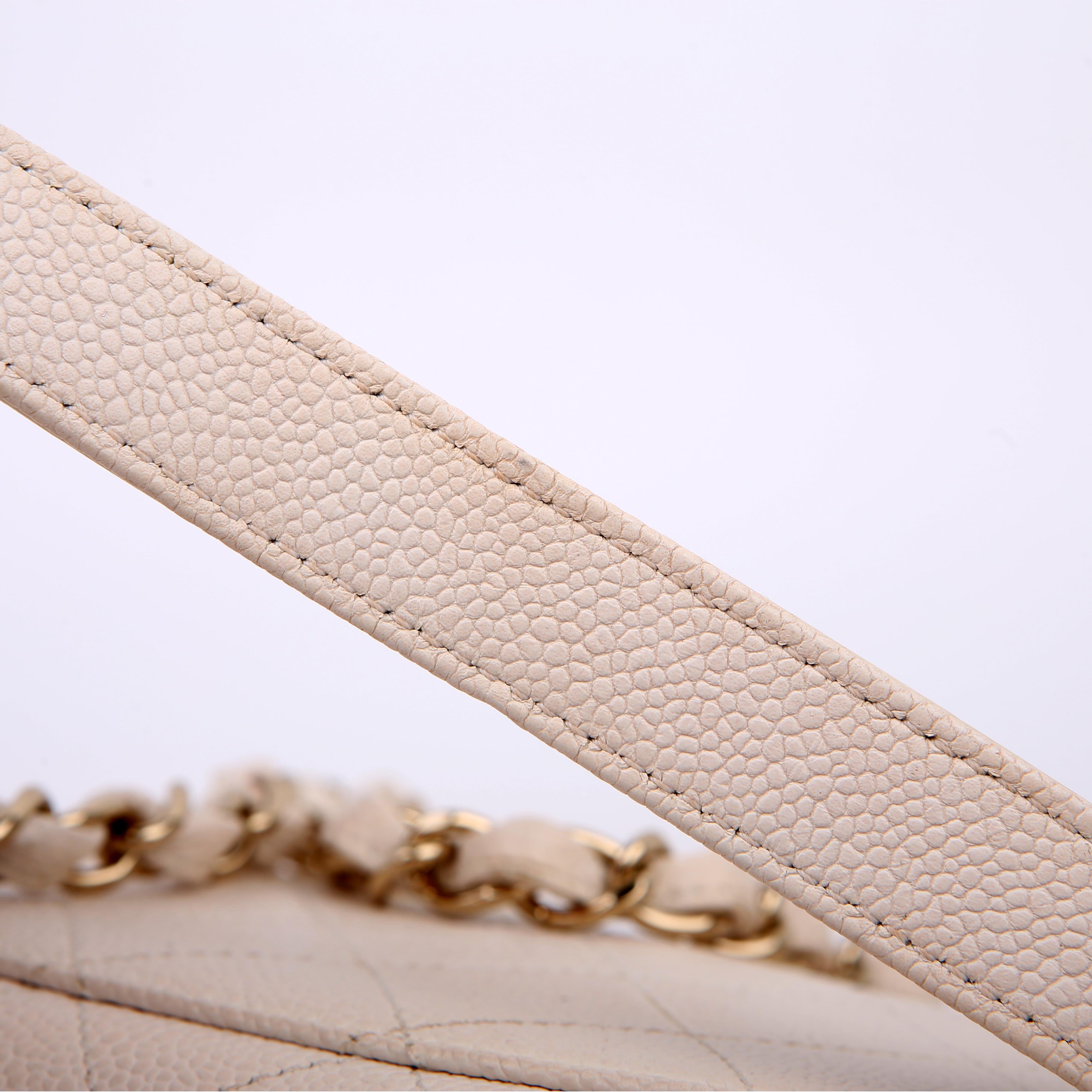 City Walk Flap Medium Caviar 29M White