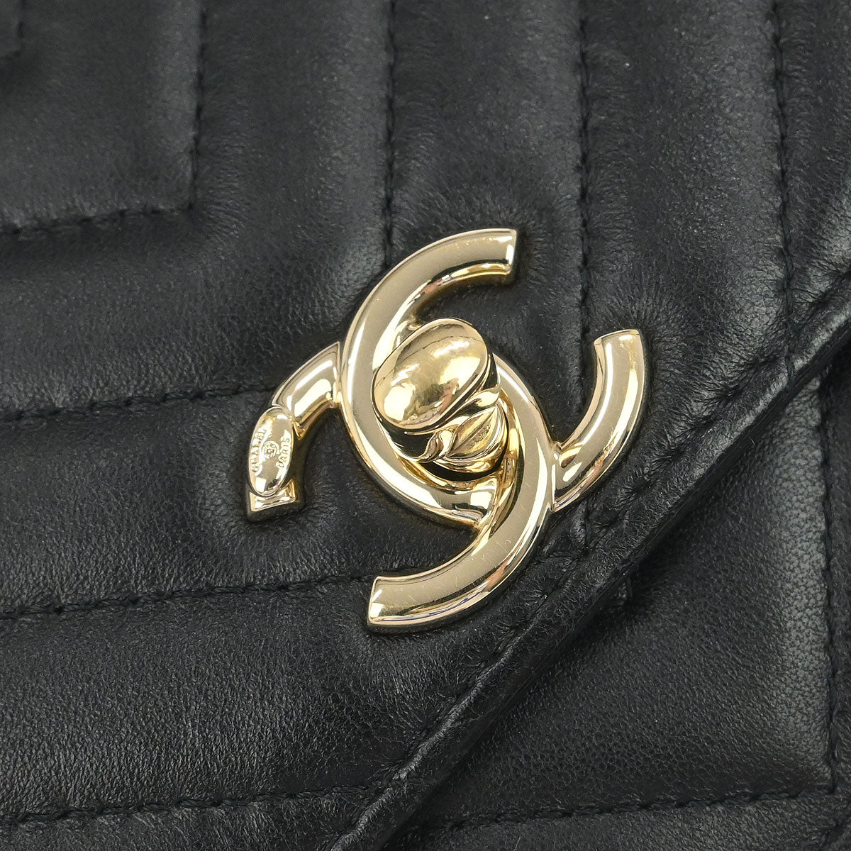 Chanel 2019 Black Lambskin Chevron Trendy CC WOC Wallet on Chain Bag