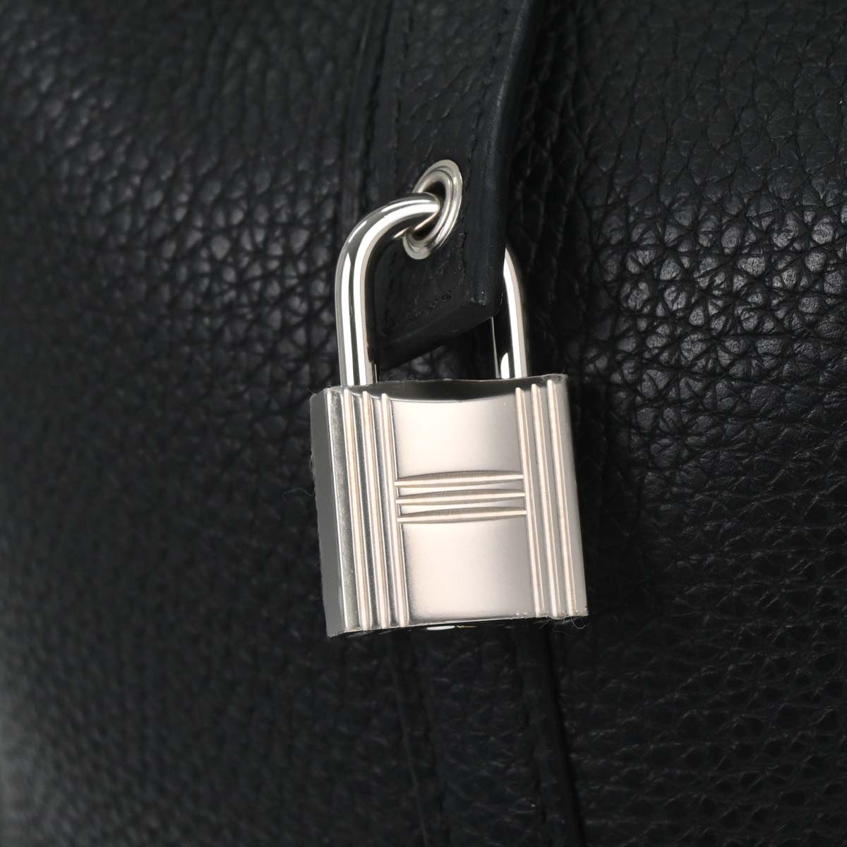 Hermes Black Taurillon Clemence Picotin Lock 22 MM Handbag