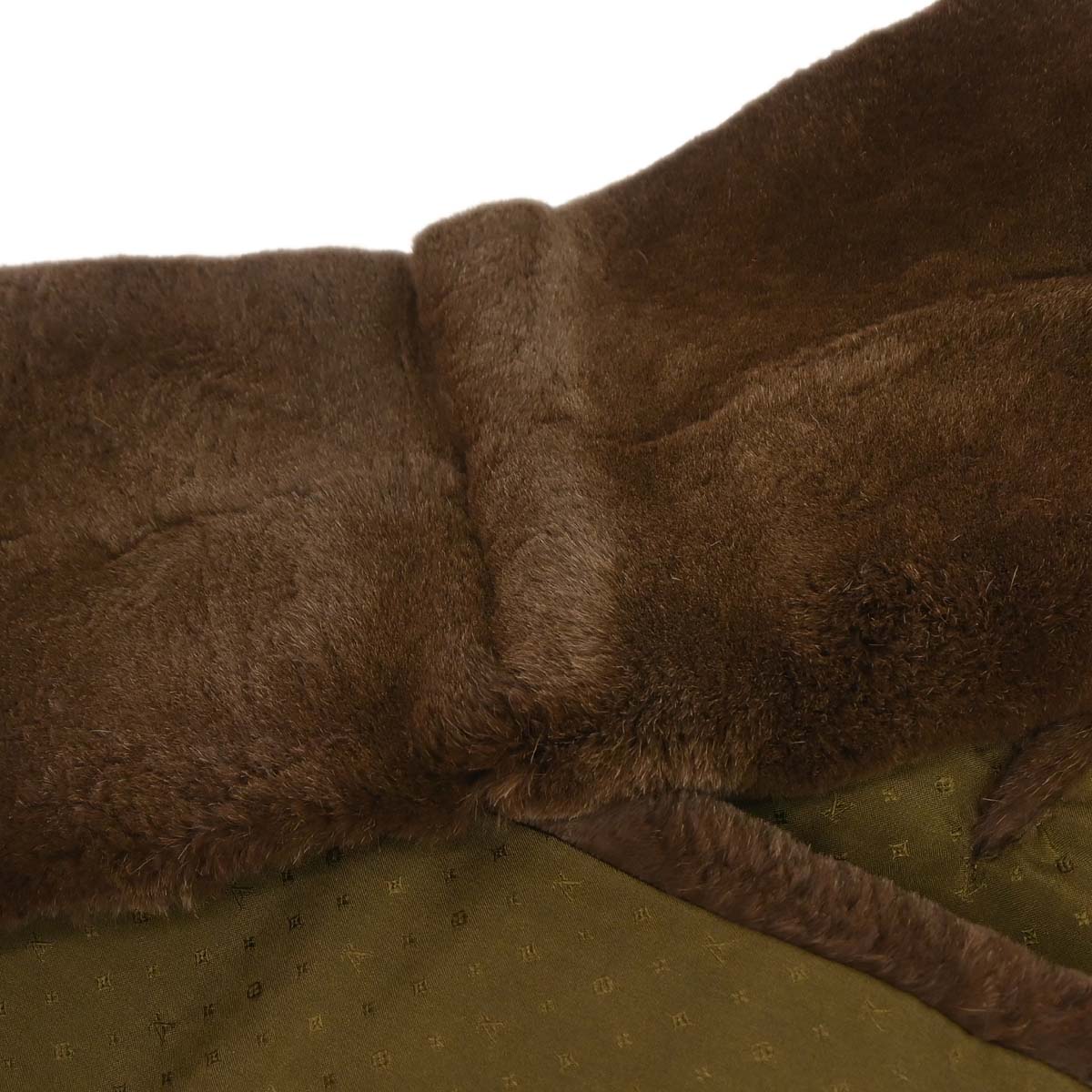 Louis Vuitton Monogram Rabbit Fur Flower Echarpe Bystamp Rex Stole M75757