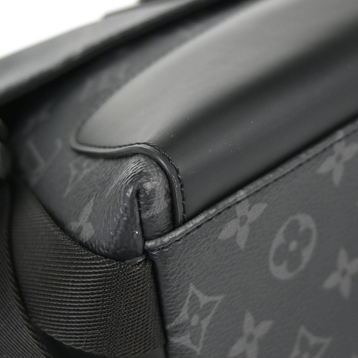 Louis Vuitton Monogram Voyager MM Messenger Shoulder Bag M40510