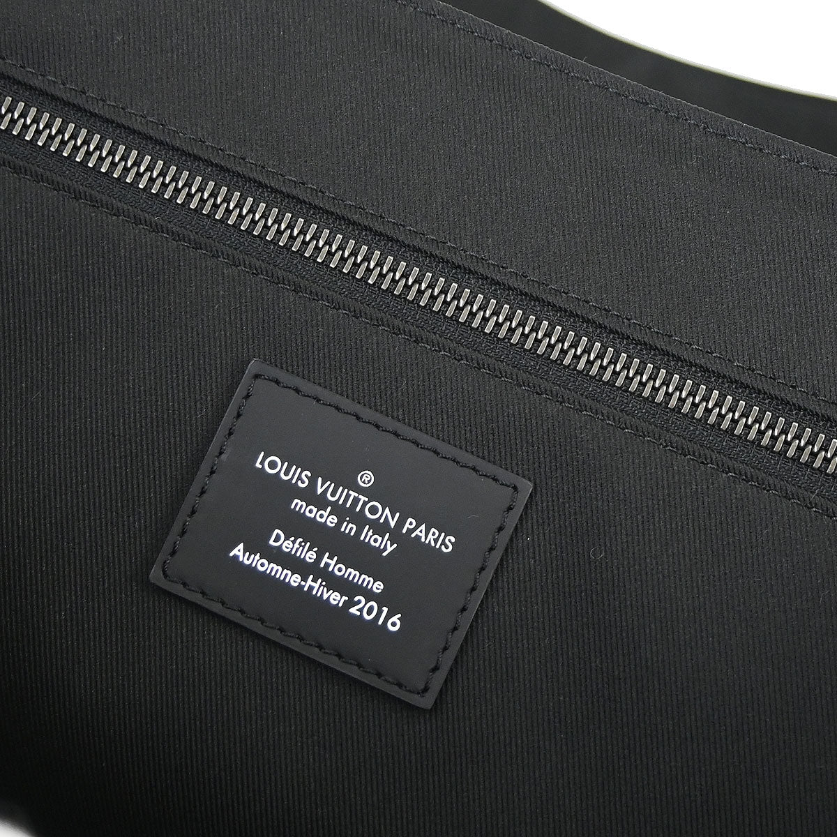 Louis Vuitton Monogram Voyager MM Messenger Shoulder Bag M40510