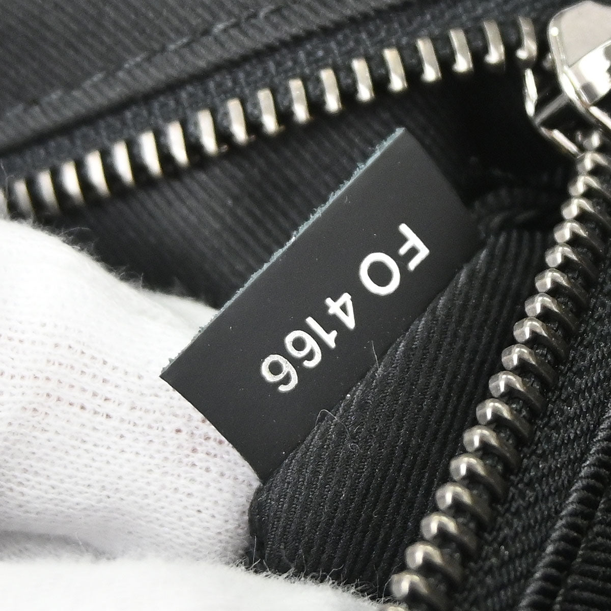 Louis Vuitton Monogram Voyager MM Messenger Shoulder Bag M40510