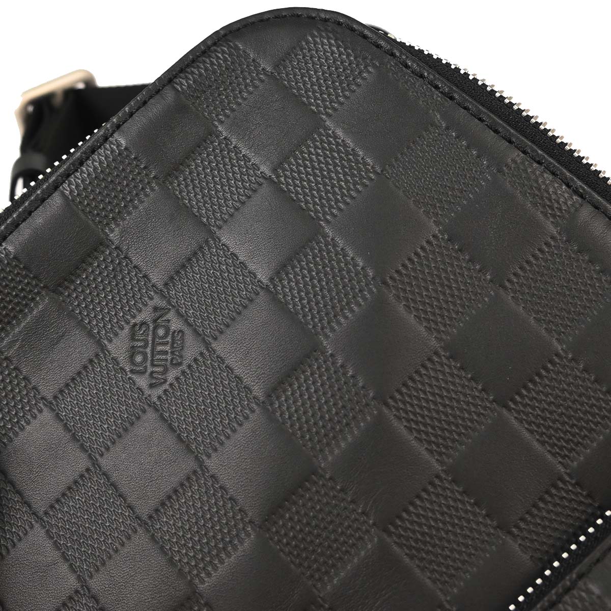 Louis Vuitton 2019 Black Damier Infini Avenue Sling Bag N41720