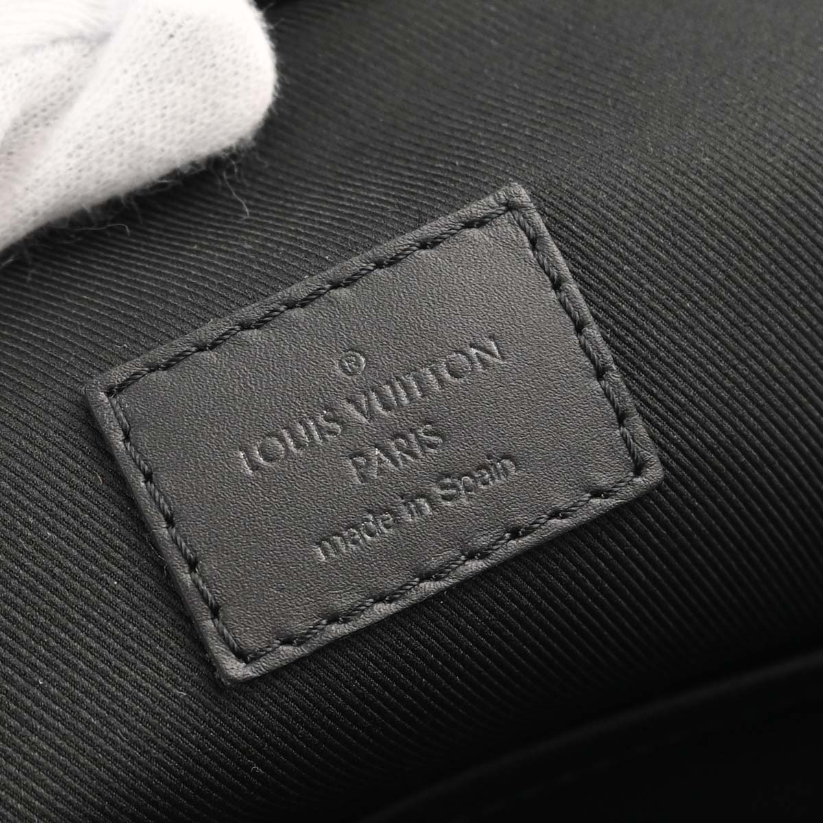 Louis Vuitton 2019 Black Damier Infini Avenue Sling Bag N41720