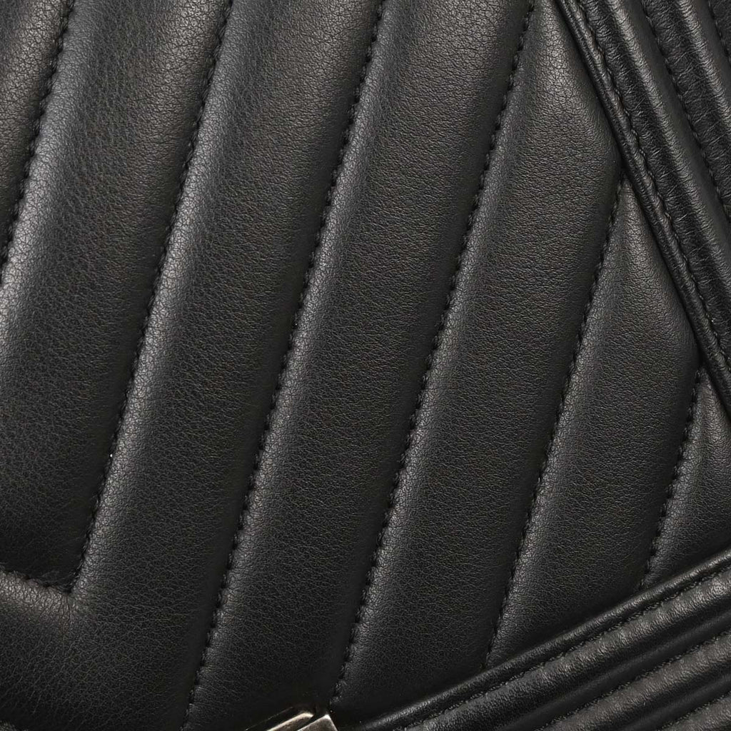 Boy Chanel 2018-2019 Black Lambskin Chevron Medium Shoulder Bag