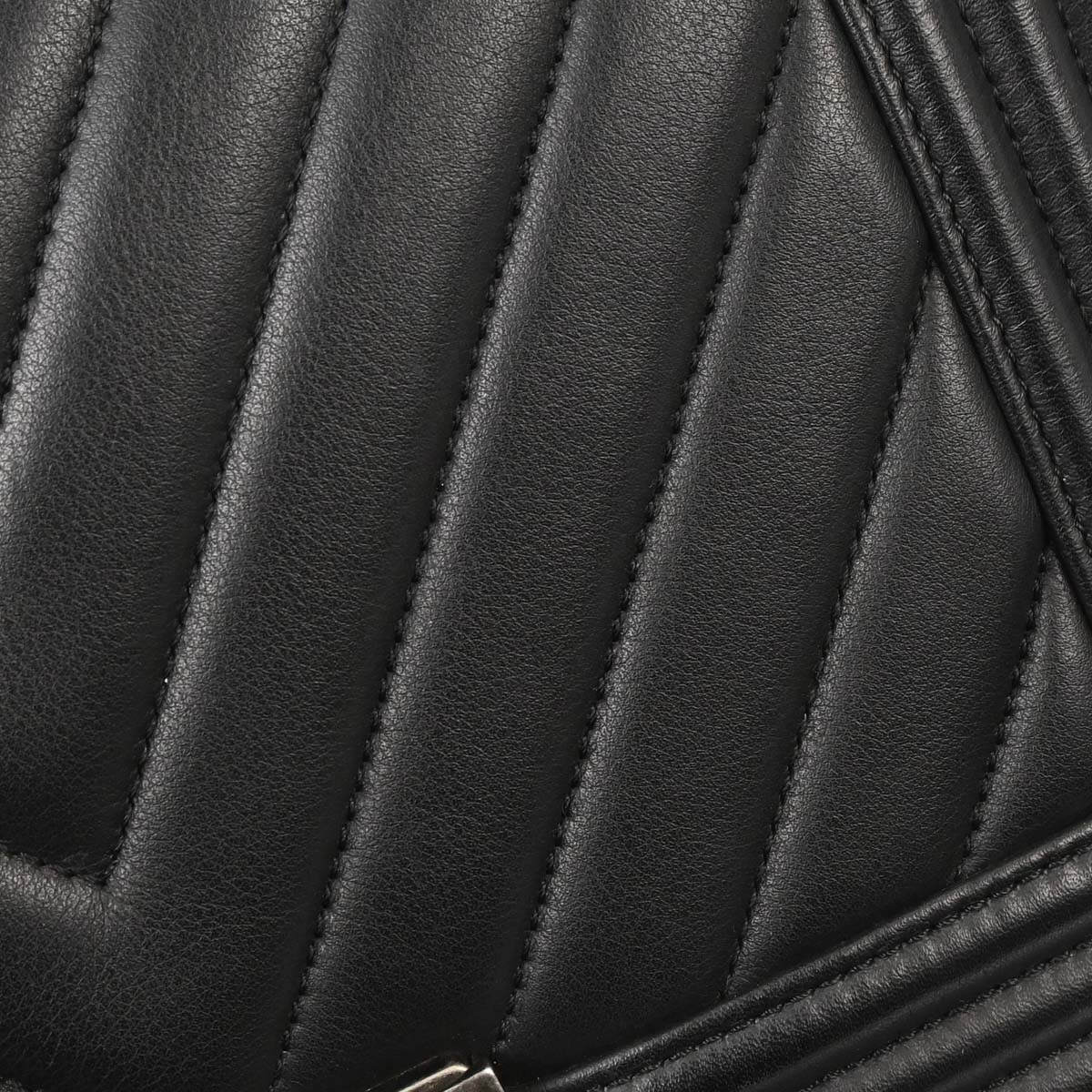 Boy Chanel 2018-2019 Black Lambskin Chevron Medium Shoulder Bag