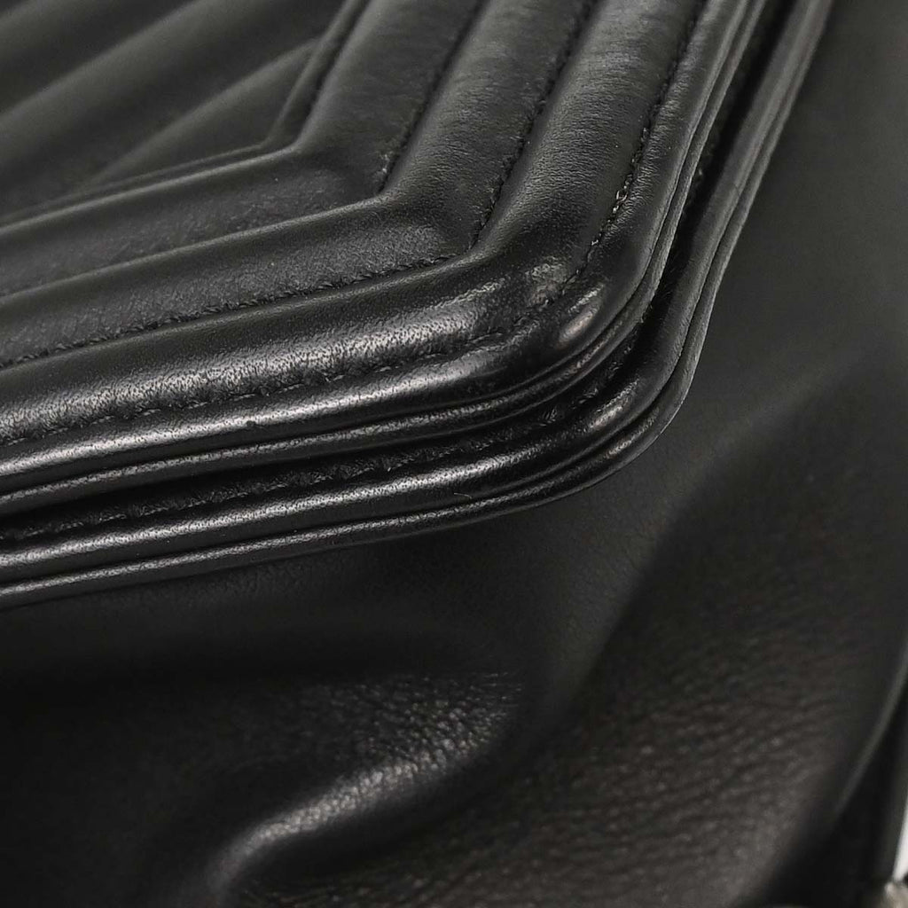 Boy Chanel 2018-2019 Black Lambskin Chevron Medium Shoulder Bag