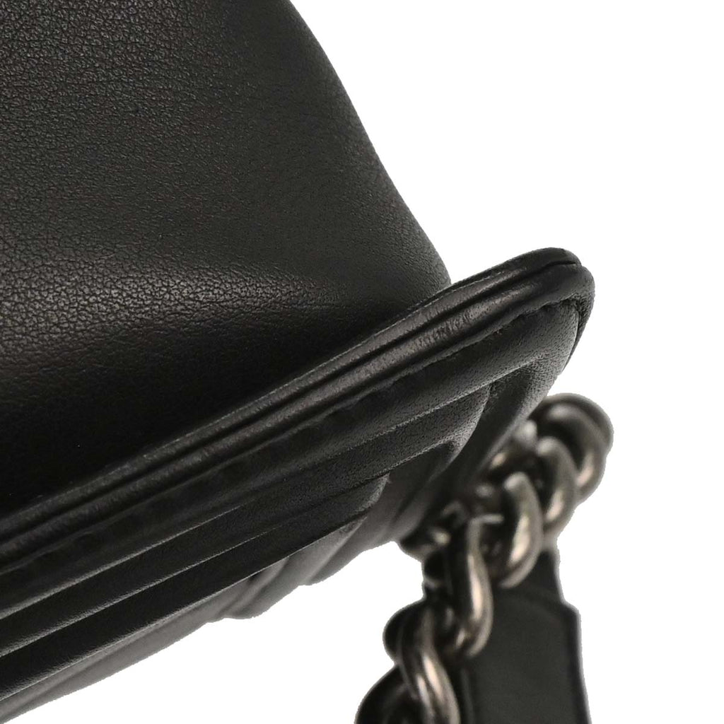 Boy Chanel 2018-2019 Black Lambskin Chevron Medium Shoulder Bag