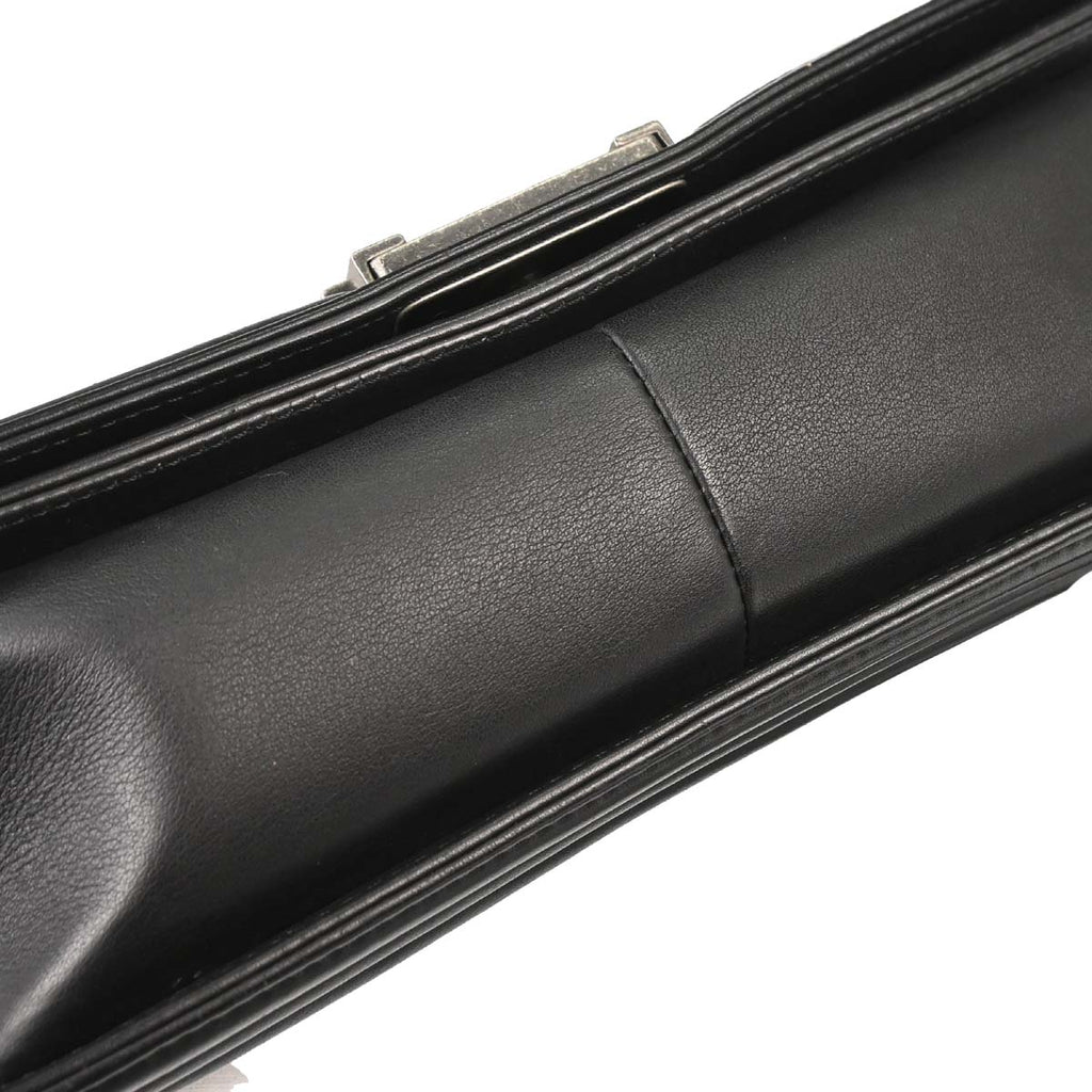 Boy Chanel 2018-2019 Black Lambskin Chevron Medium Shoulder Bag