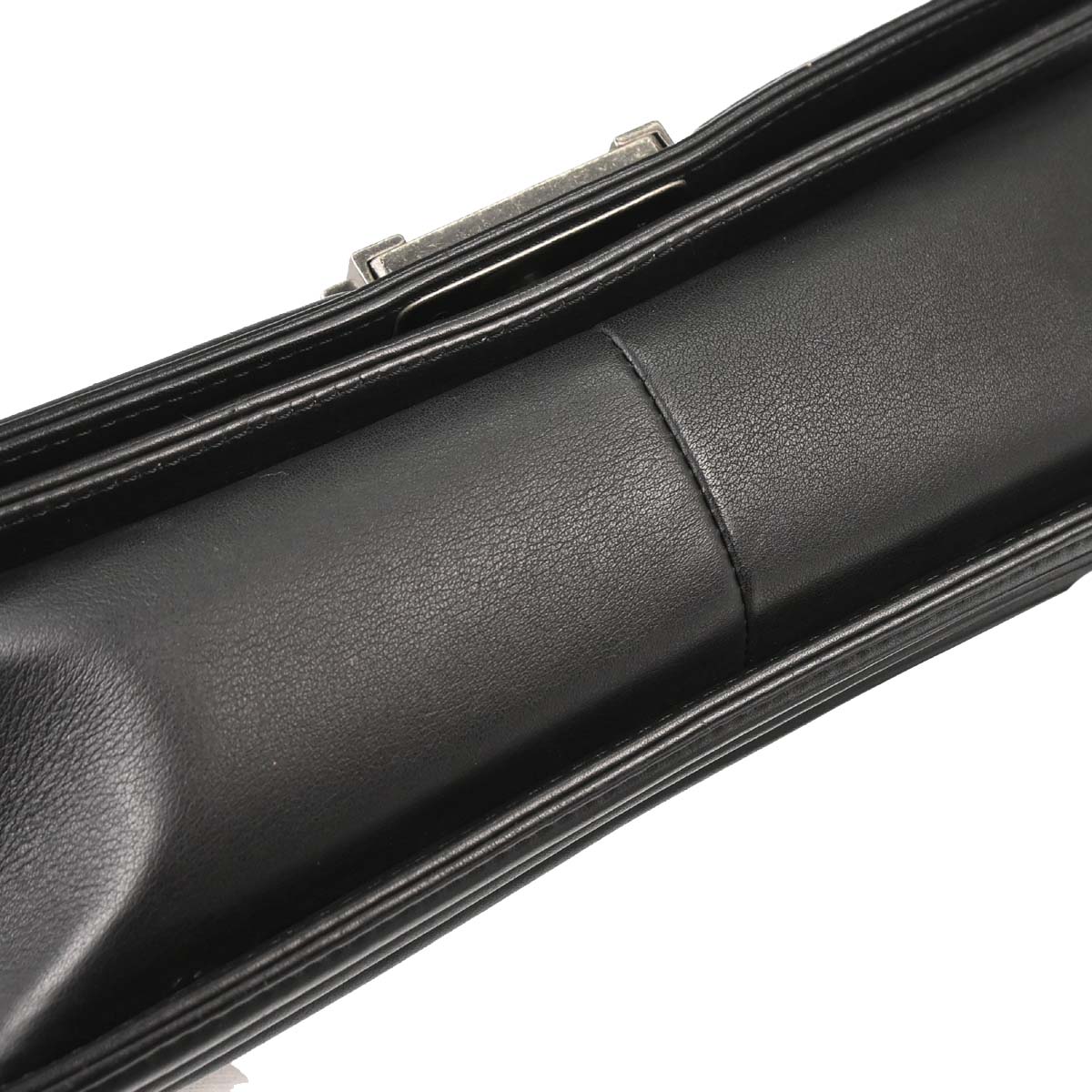 Boy Chanel 2018-2019 Black Lambskin Chevron Medium Shoulder Bag
