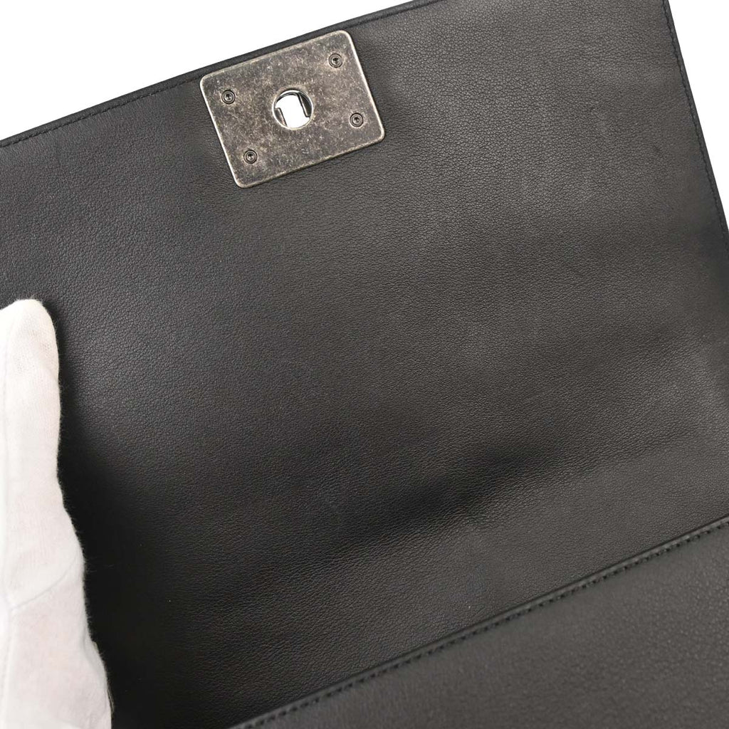 Boy Chanel 2018-2019 Black Lambskin Chevron Medium Shoulder Bag