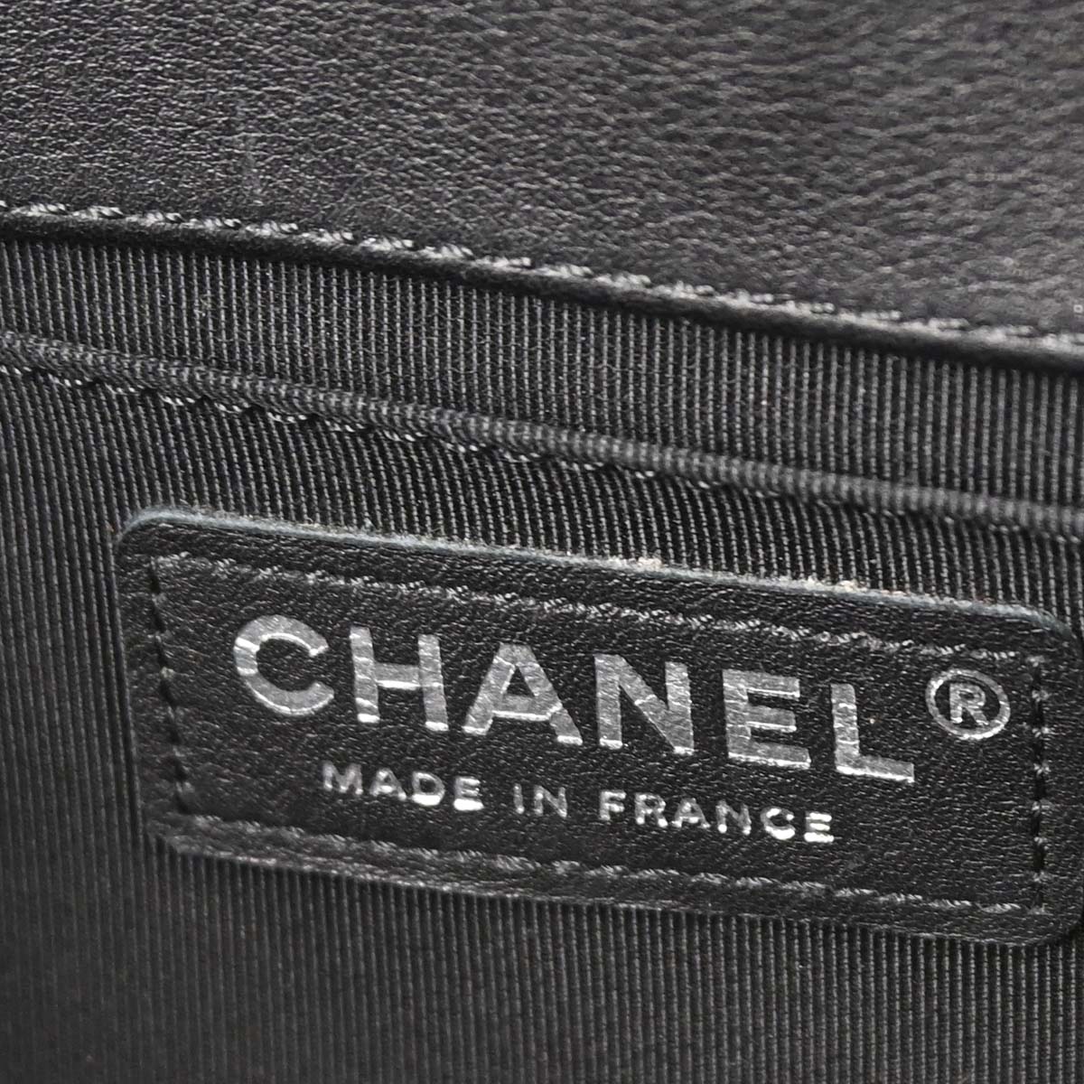 Boy Chanel 2018-2019 Black Lambskin Chevron Medium Shoulder Bag