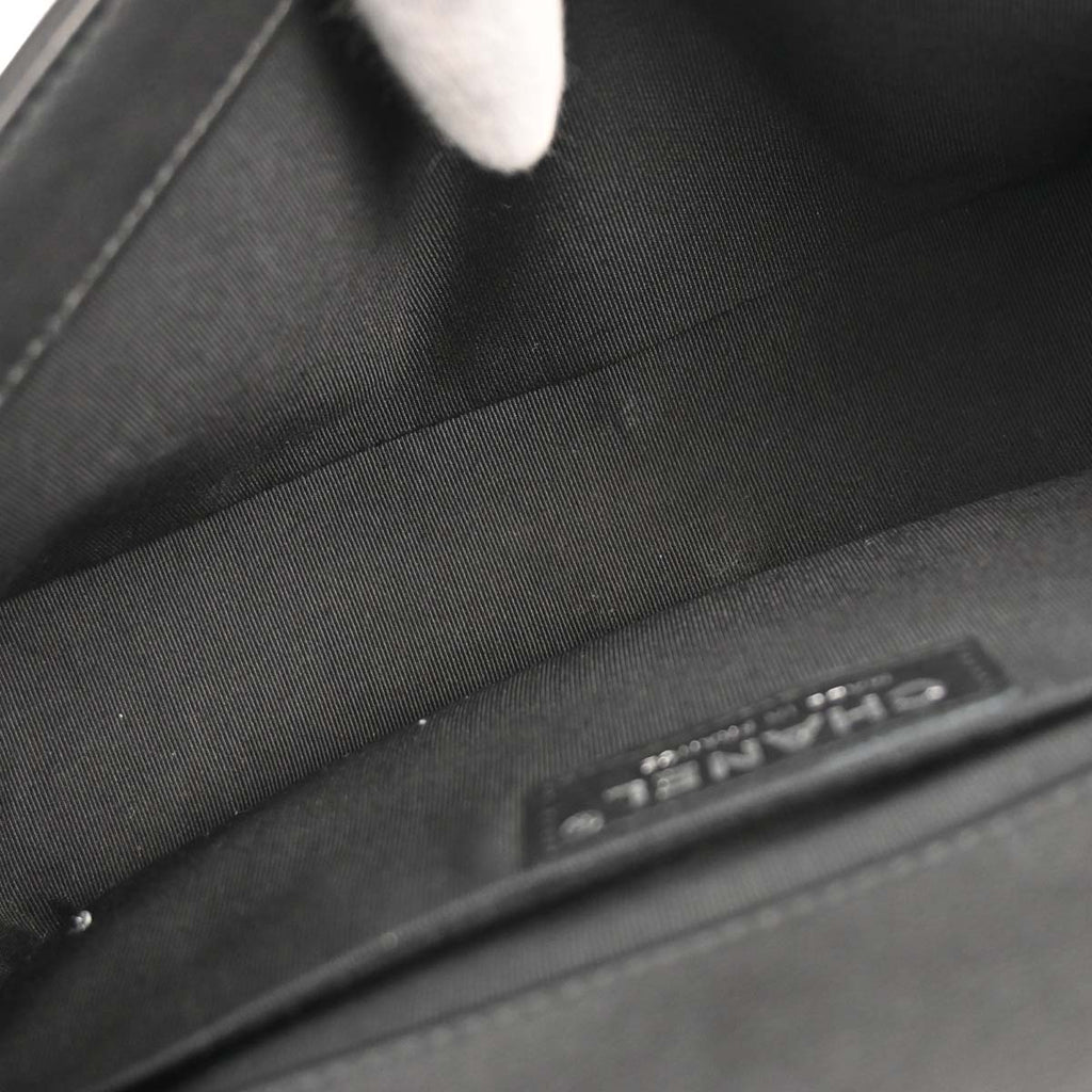 Boy Chanel 2018-2019 Black Lambskin Chevron Medium Shoulder Bag