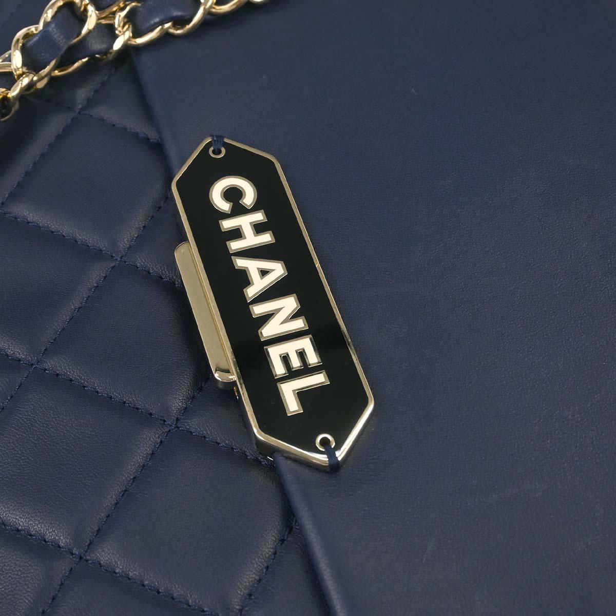 Chanel 2017 Navy Lambskin Label Click Flap Shoulder Bag