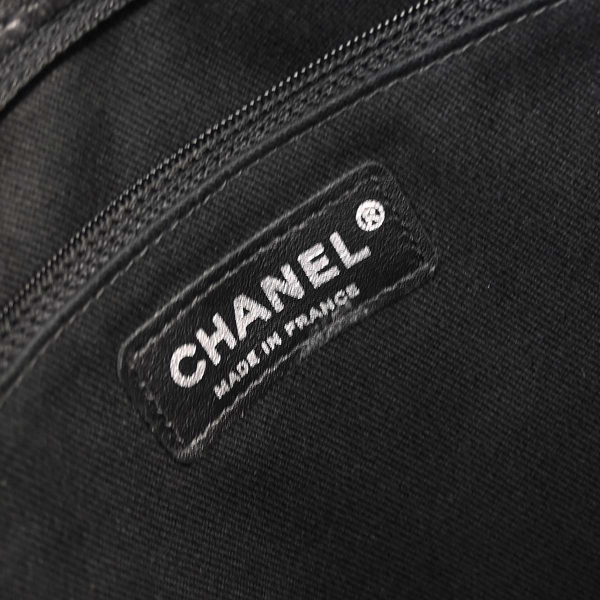 Chanel 2013-2014 Black Lambskin Hamptons Tote Handbag
