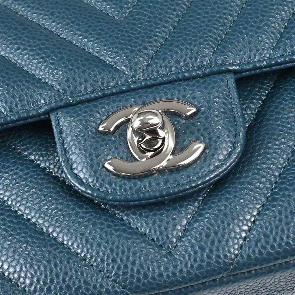 Chanel 2018-2019 Blue Caviar Skin Chevron Medium Classic Double Flap Shoulder Bag