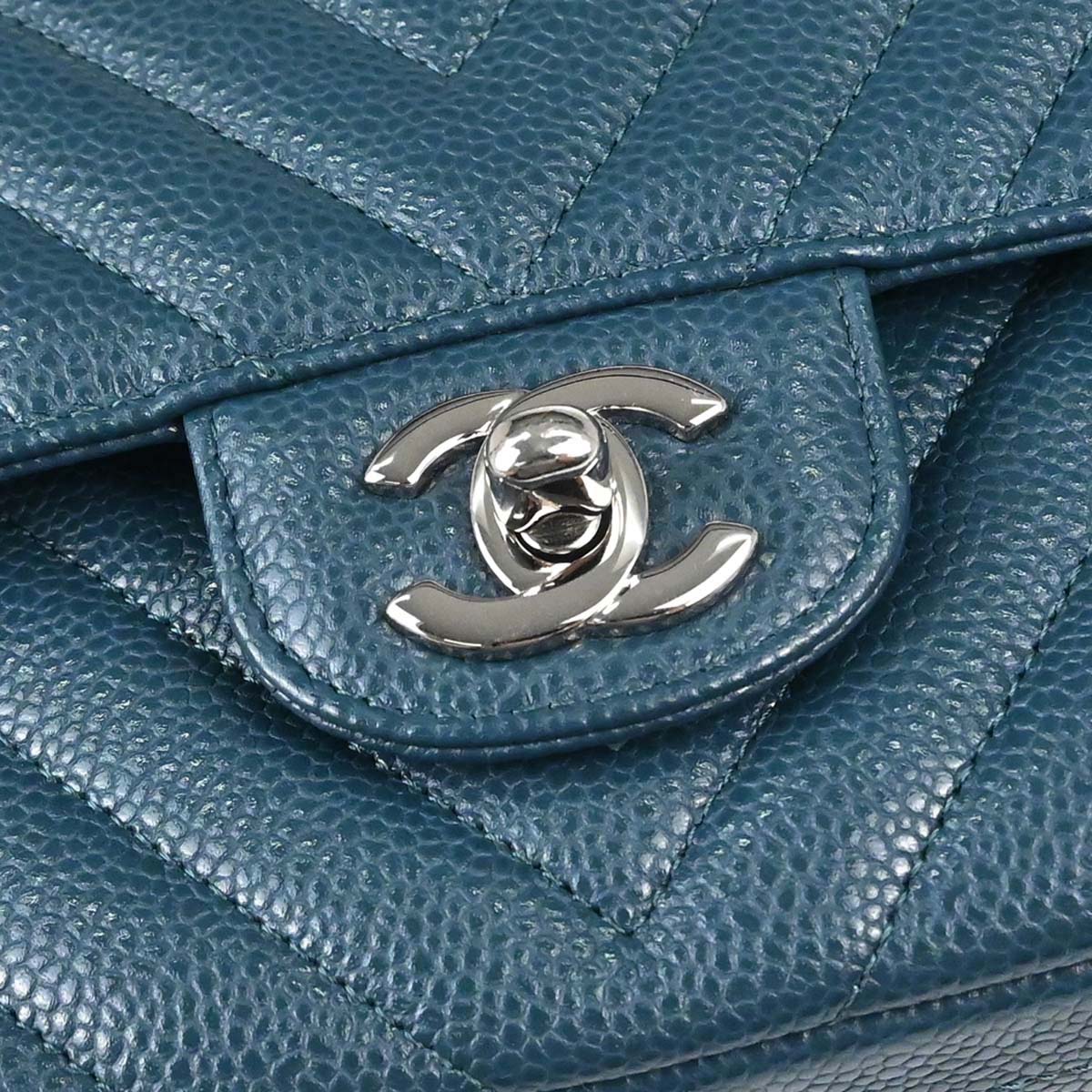Chanel 2018-2019 Blue Caviar Skin Chevron Medium Classic Double Flap Shoulder Bag