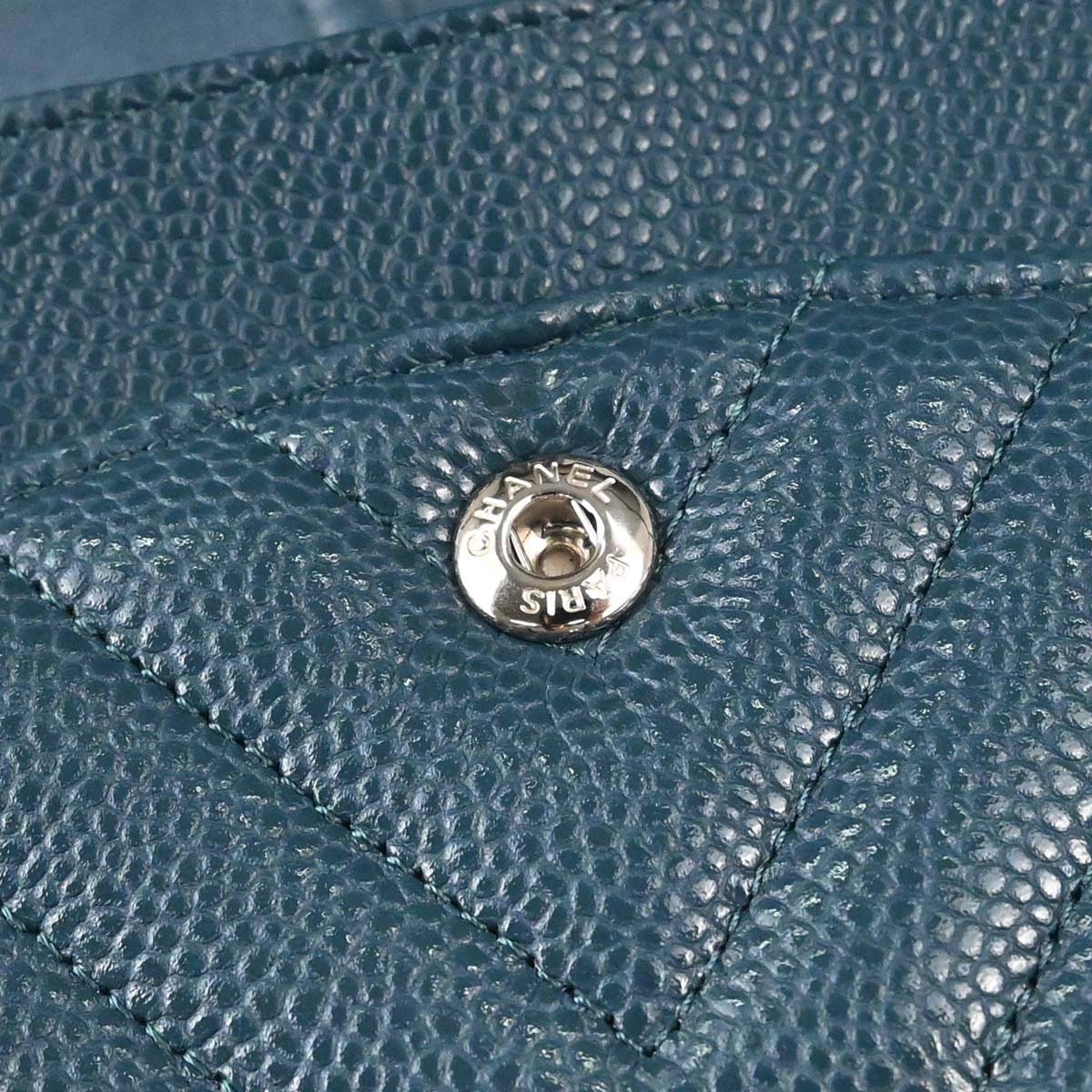 Chanel 2018-2019 Blue Caviar Skin Chevron Medium Classic Double Flap Shoulder Bag